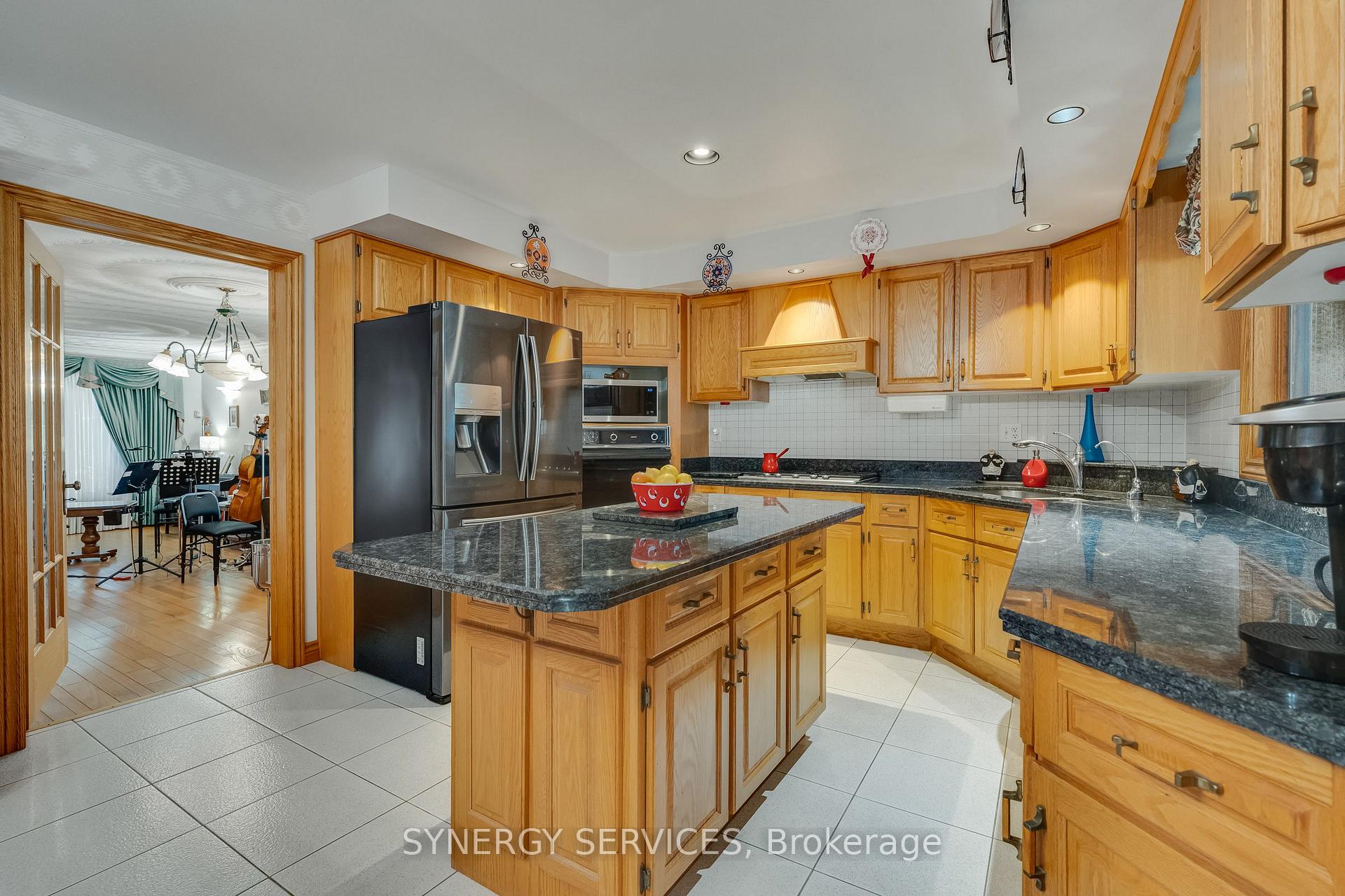 Photo 9 of 19 Susan Drive, Hamilton, Gurnett — HOMEH