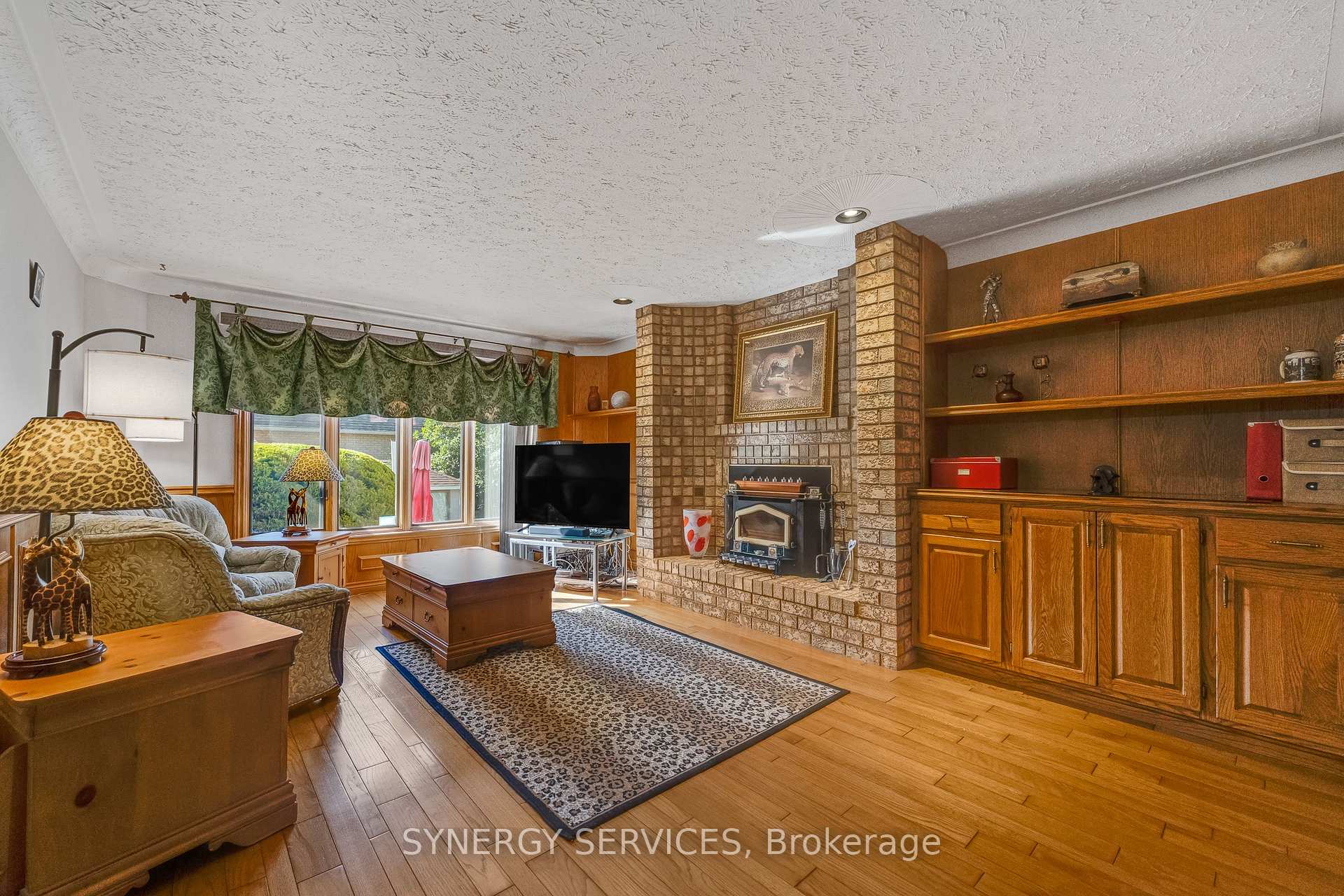 Photo 11 of 19 Susan Drive, Hamilton, Gurnett — HOMEH