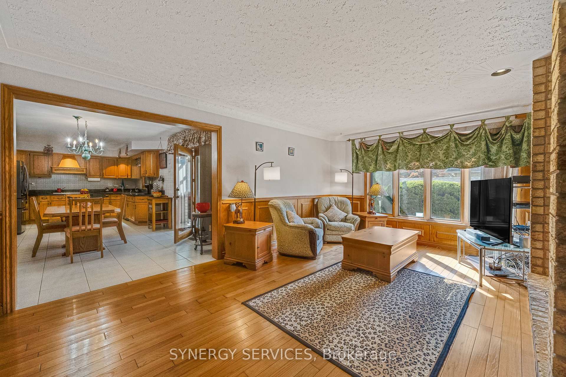 Photo 12 of 19 Susan Drive, Hamilton, Gurnett — HOMEH