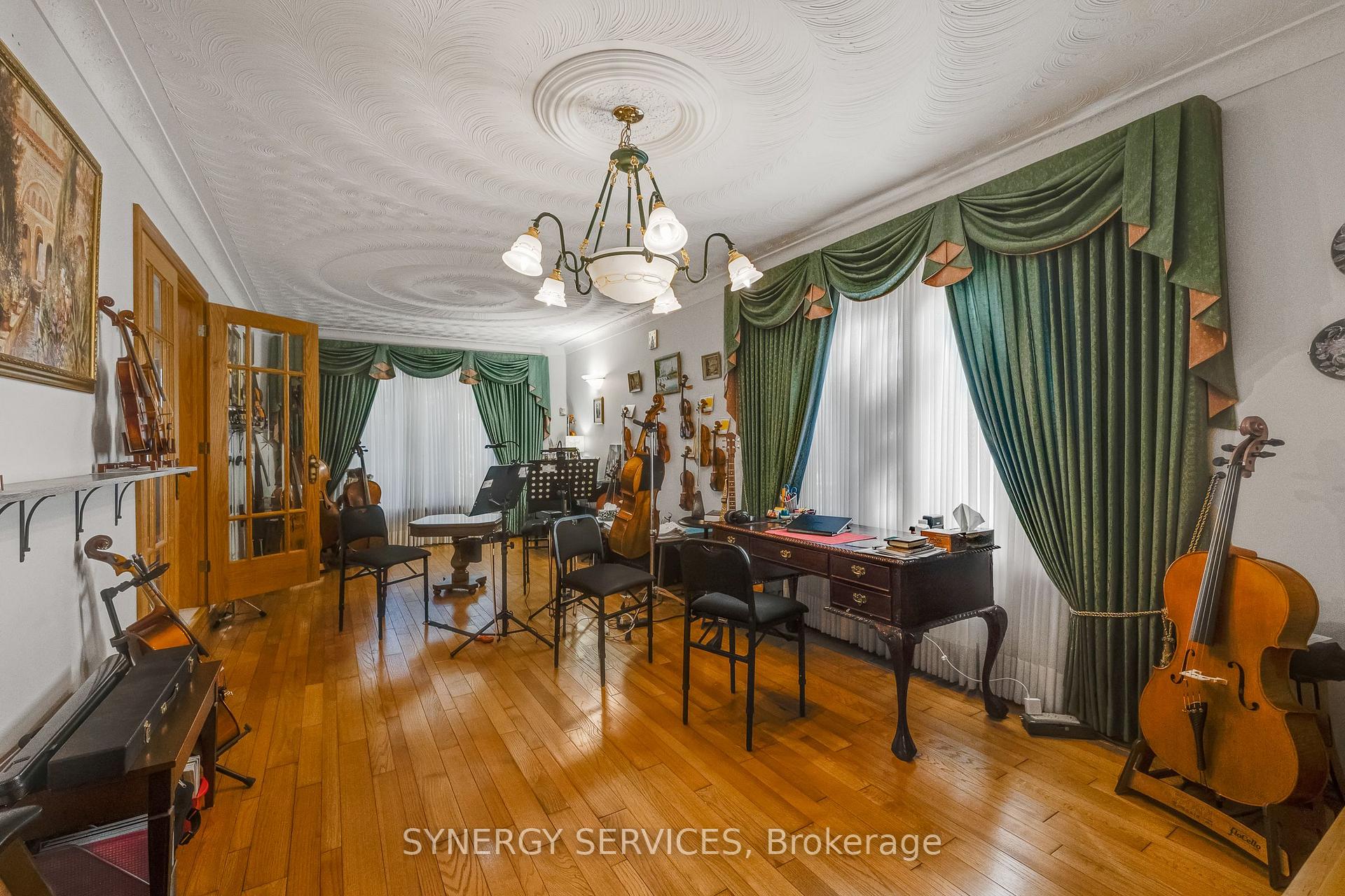 Photo 13 of 19 Susan Drive, Hamilton, Gurnett — HOMEH