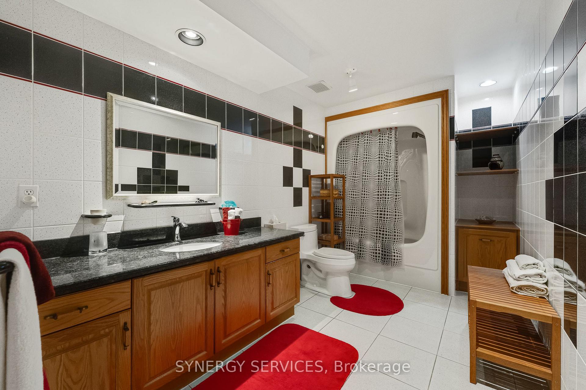 Photo 14 of 19 Susan Drive, Hamilton, Gurnett — HOMEH