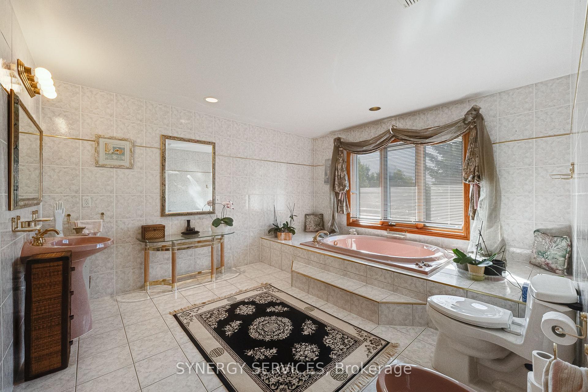 Photo 20 of 19 Susan Drive, Hamilton, Gurnett — HOMEH