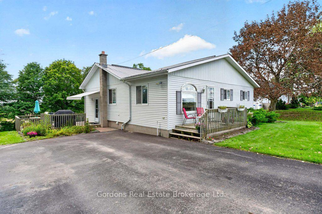 Photo 4 of 1442 County Road 10, Prince Edward County, Athol Ward — HOMEH