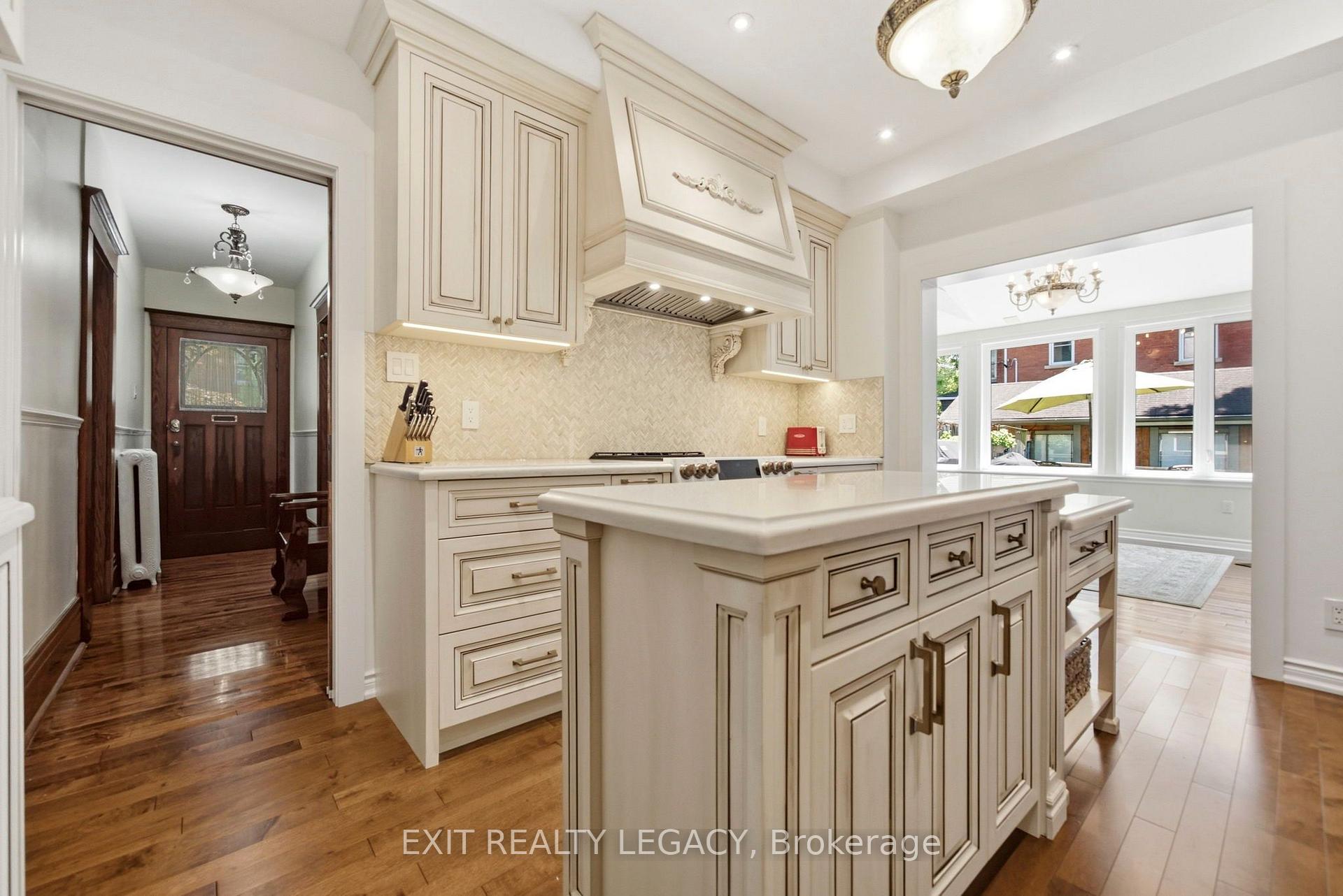 Photo 11 of 126 Temperance Street, Aurora, Aurora Village — HOMEH