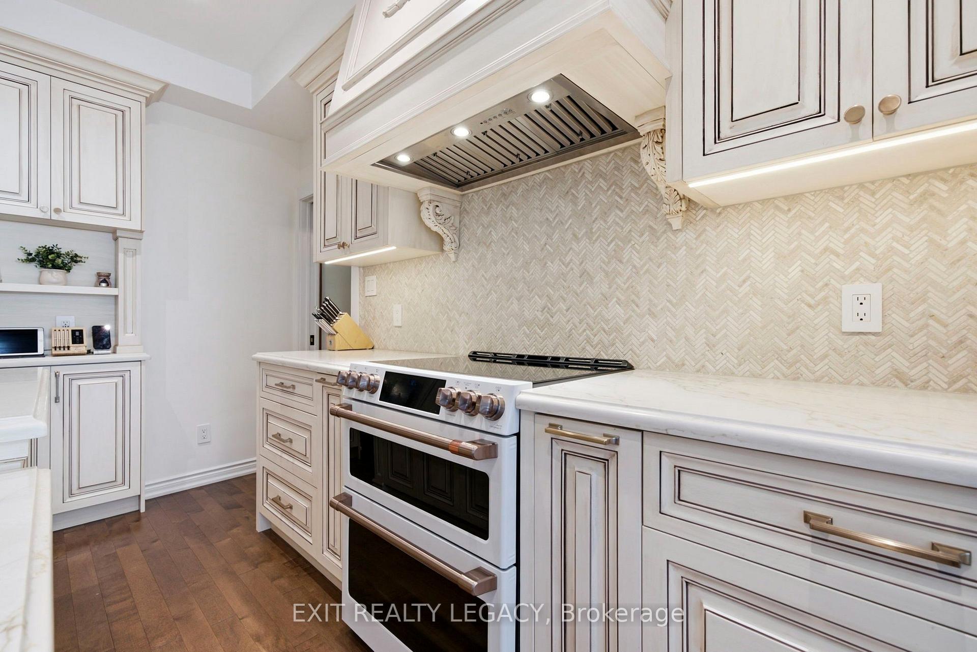 Photo 12 of 126 Temperance Street, Aurora, Aurora Village — HOMEH