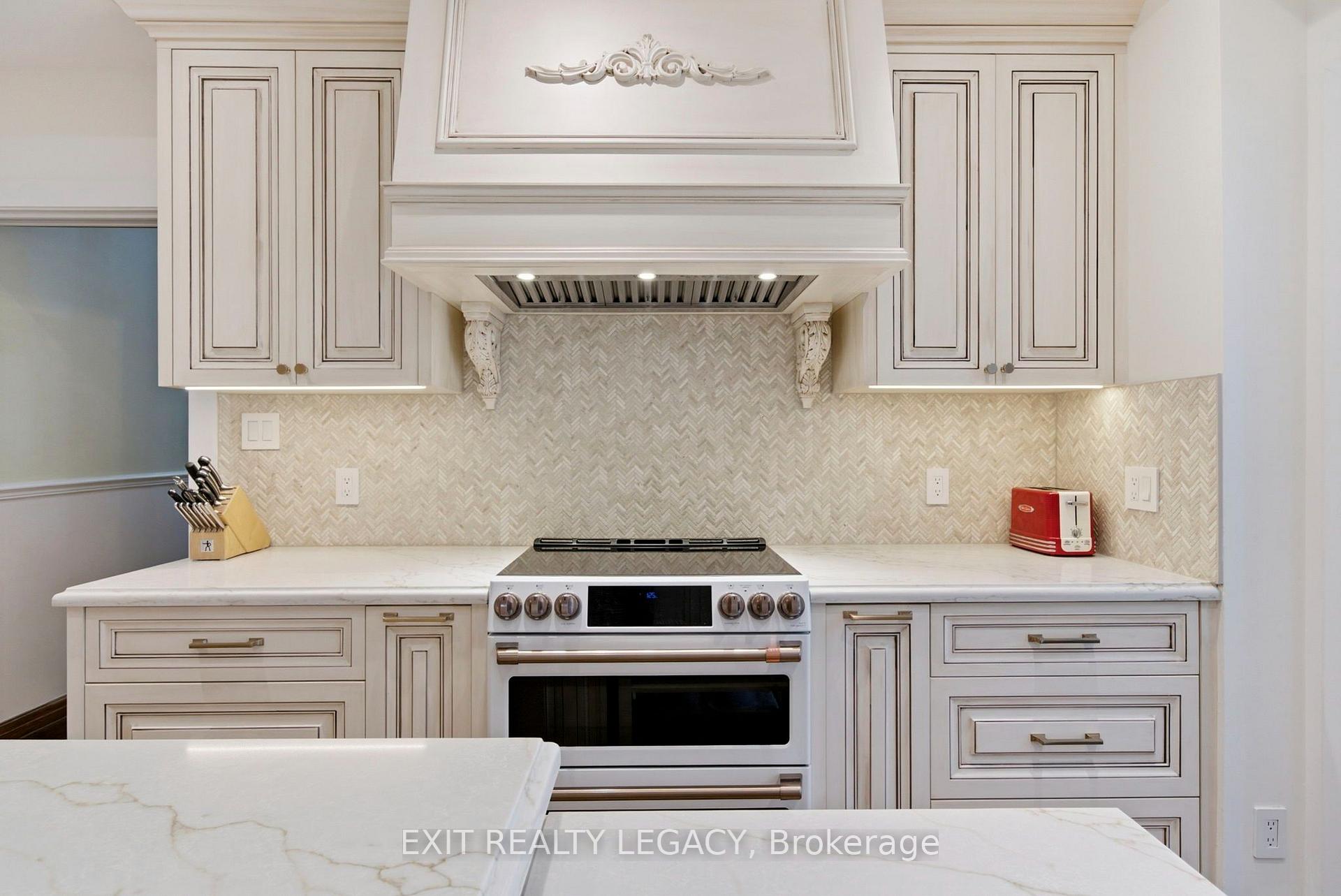 Photo 14 of 126 Temperance Street, Aurora, Aurora Village — HOMEH