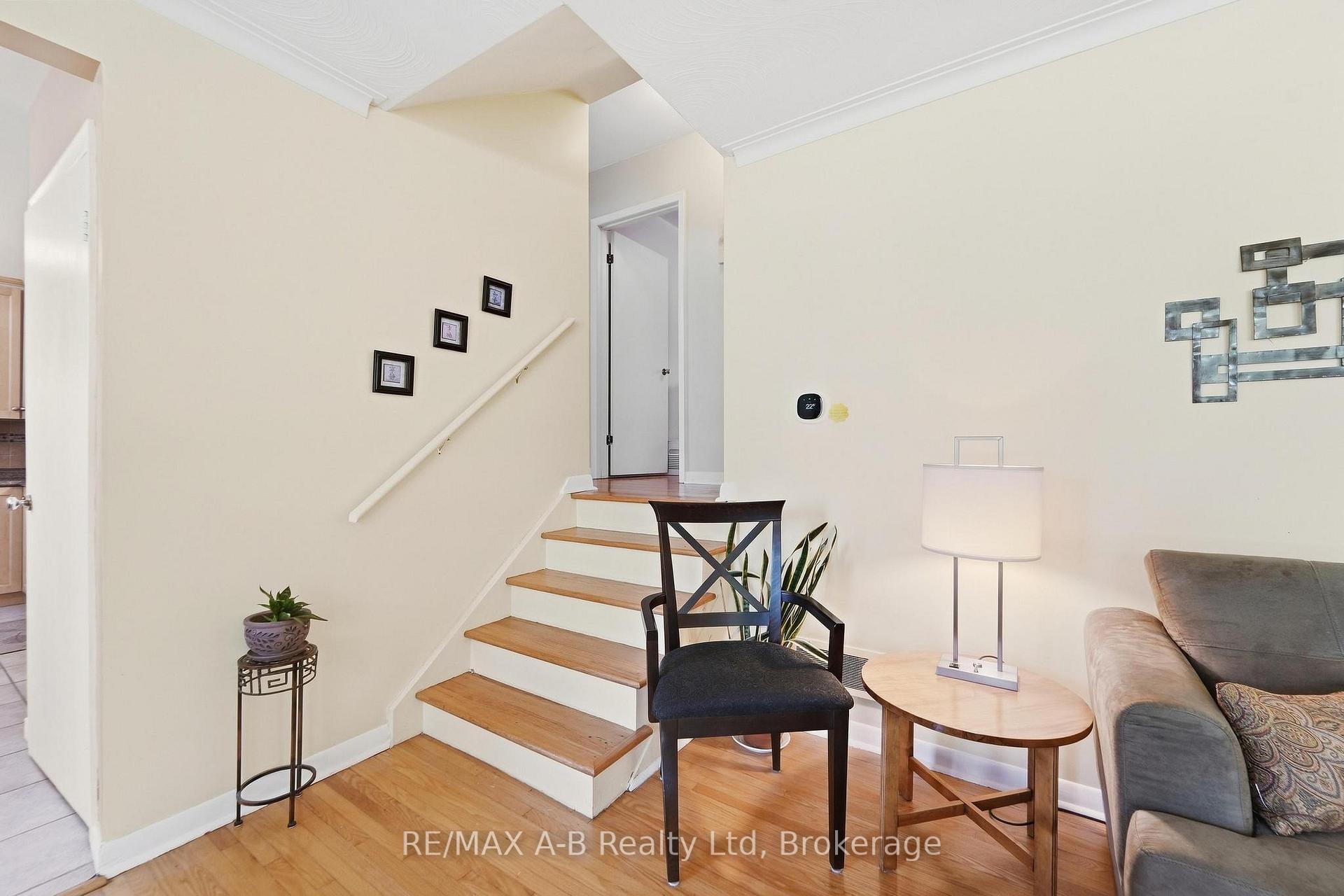 Photo 13 of 164 Redford Crescent, Stratford — HOMEH