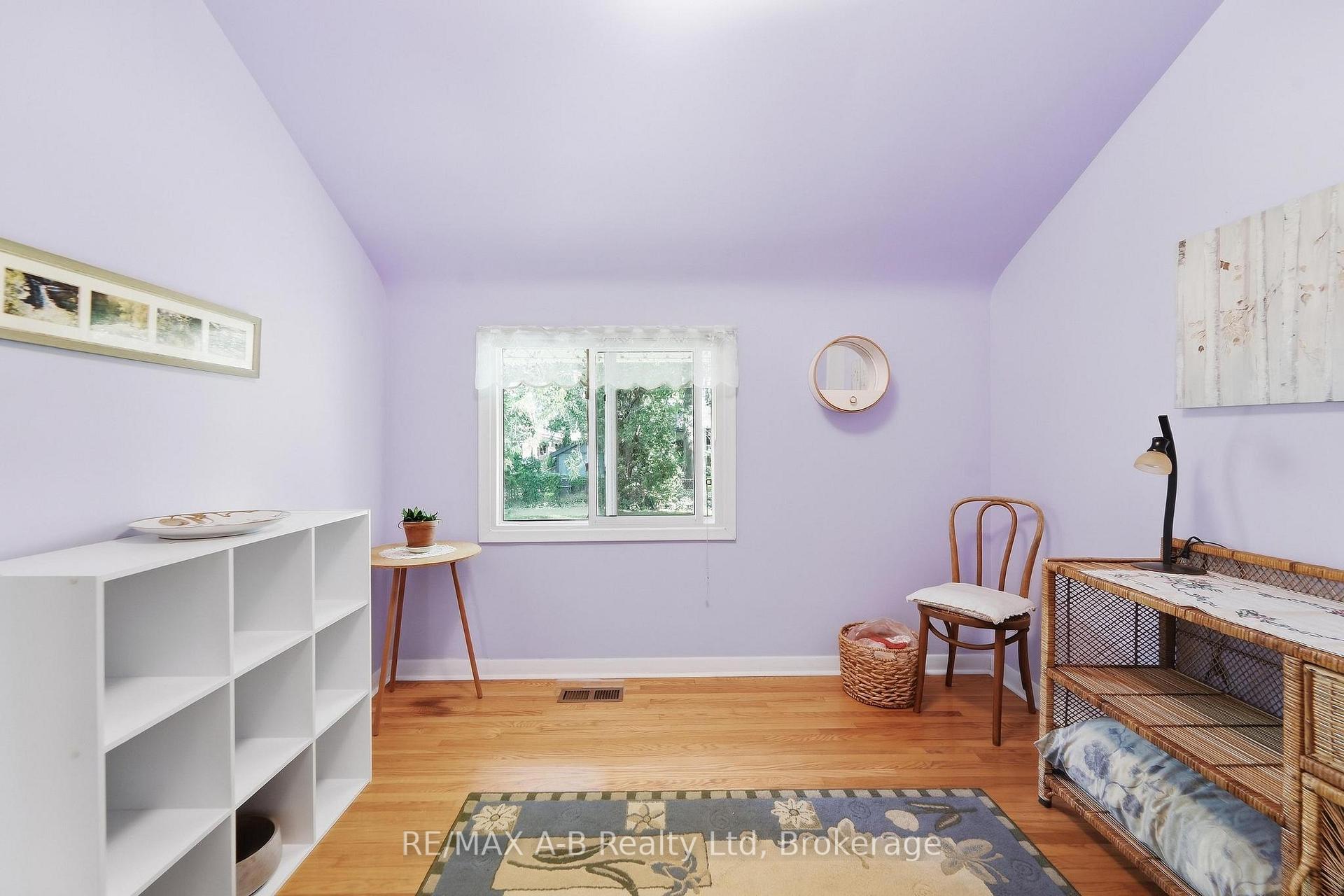 Photo 17 of 164 Redford Crescent, Stratford — HOMEH