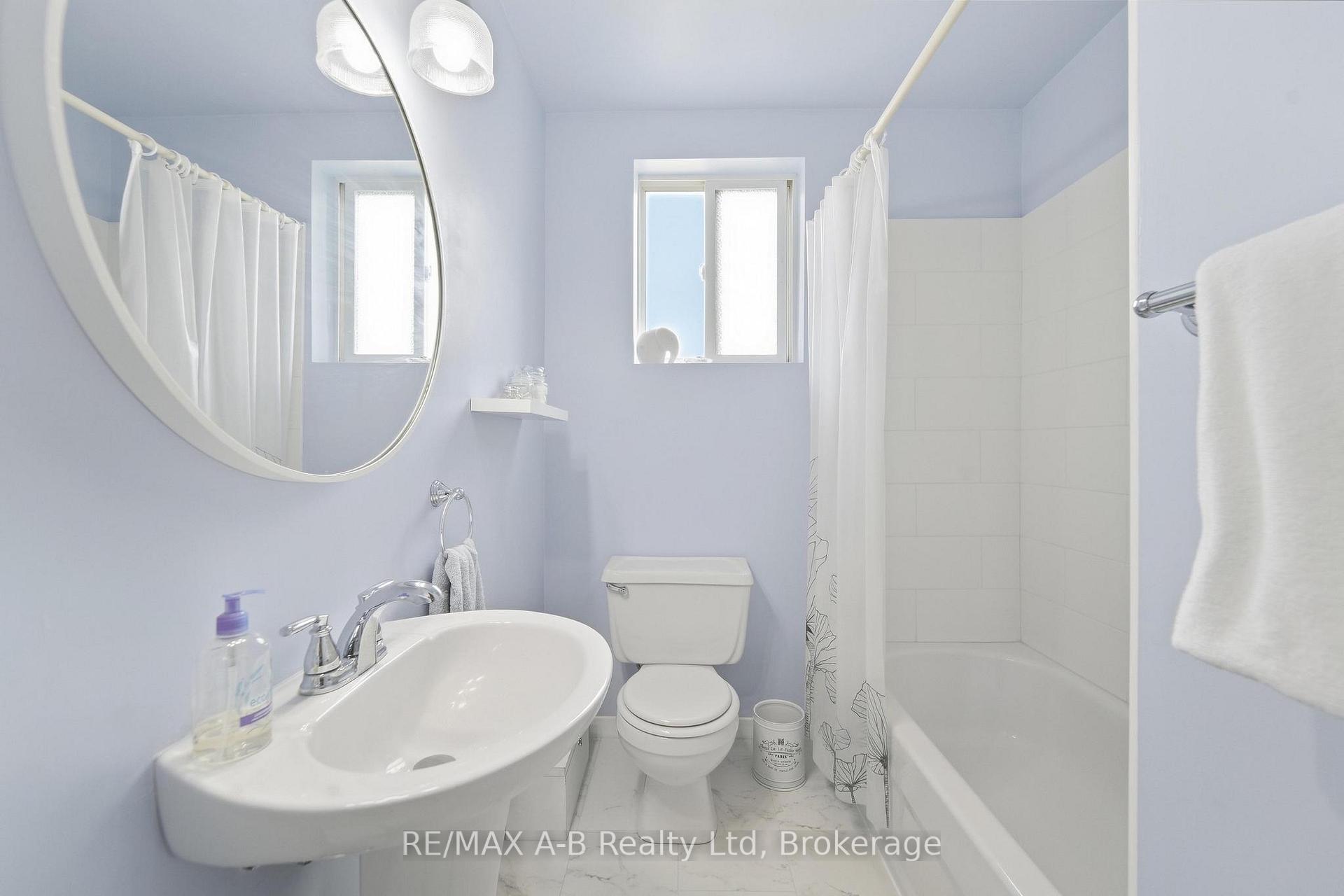 Photo 19 of 164 Redford Crescent, Stratford — HOMEH