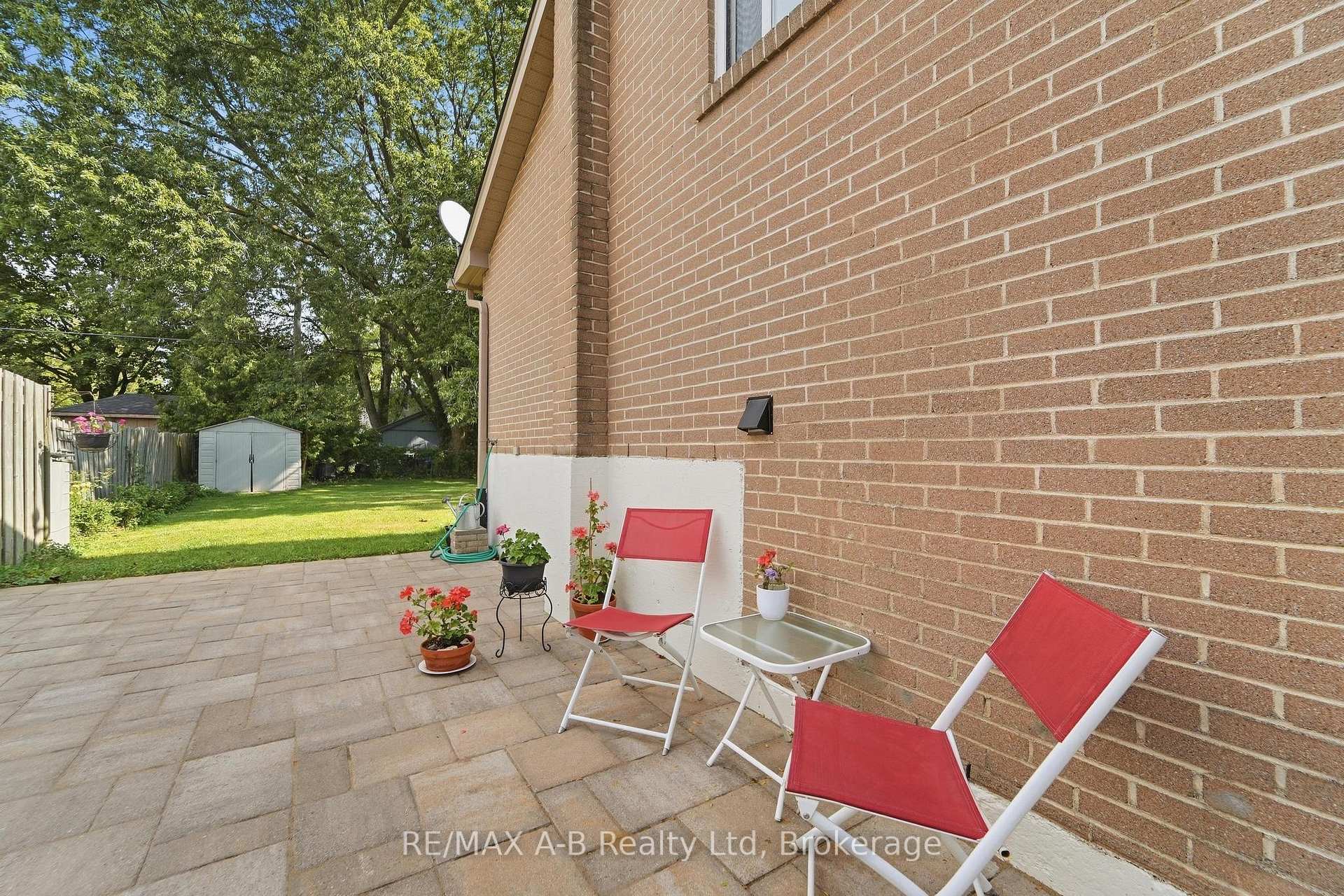 Photo 23 of 164 Redford Crescent, Stratford — HOMEH