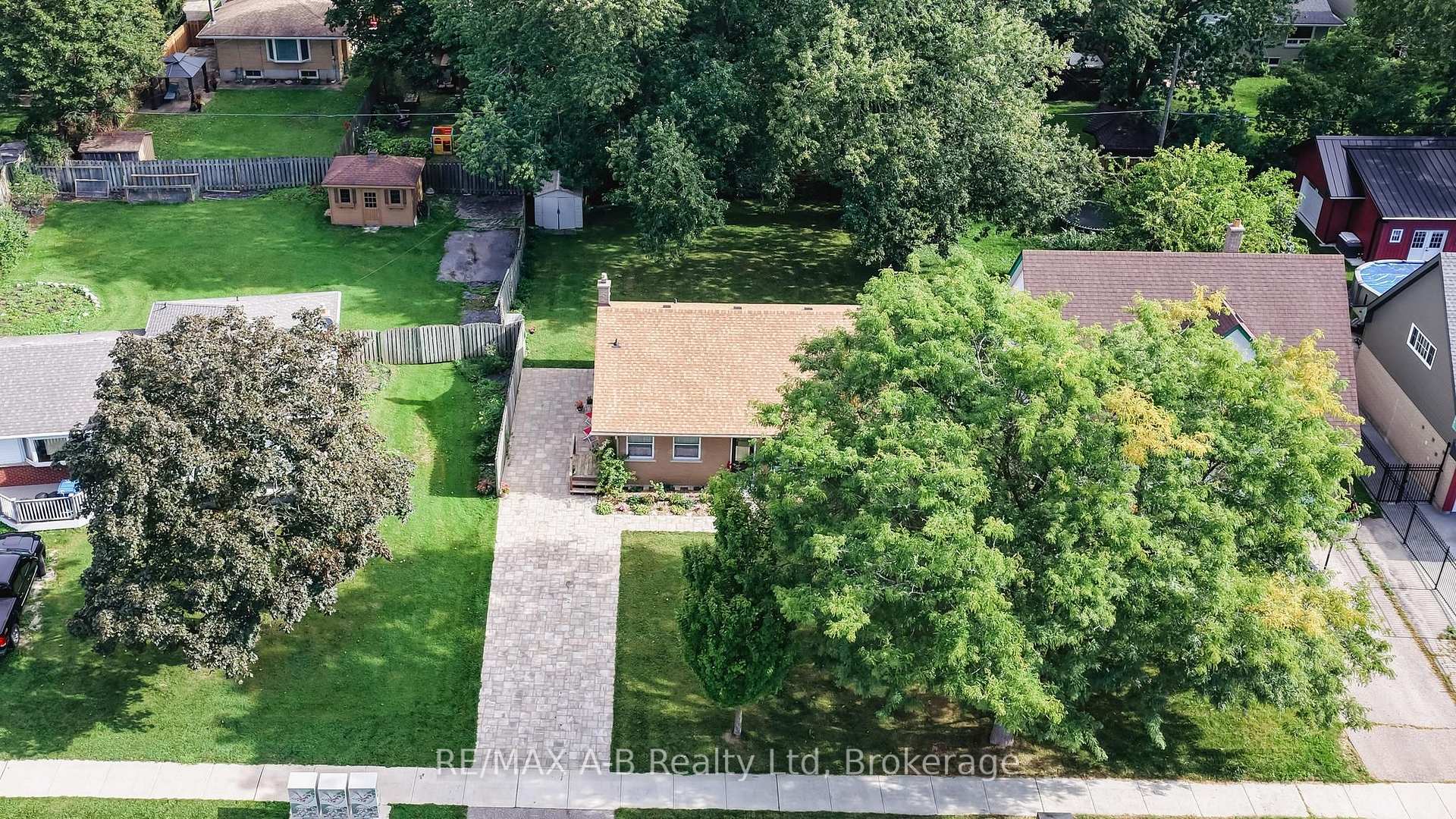 Photo 25 of 164 Redford Crescent, Stratford — HOMEH