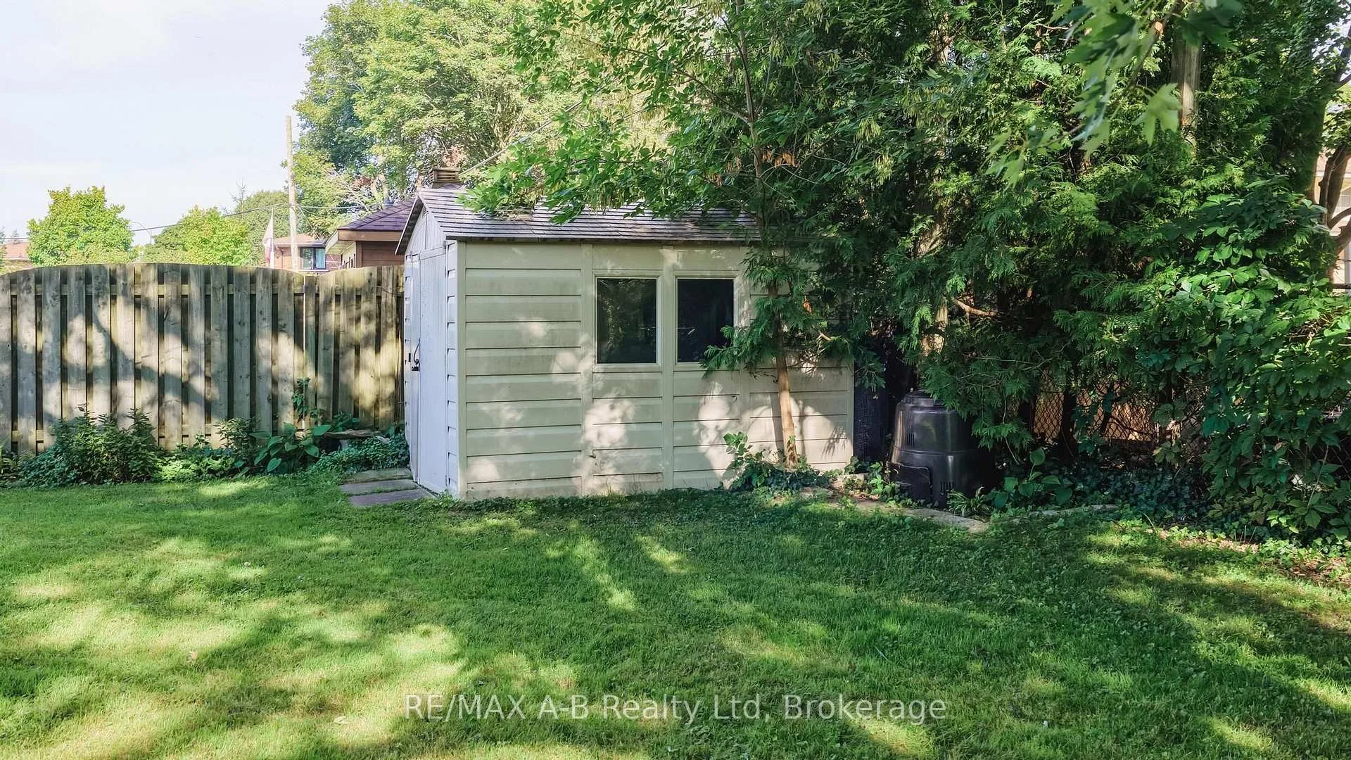 Photo 28 of 164 Redford Crescent, Stratford — HOMEH