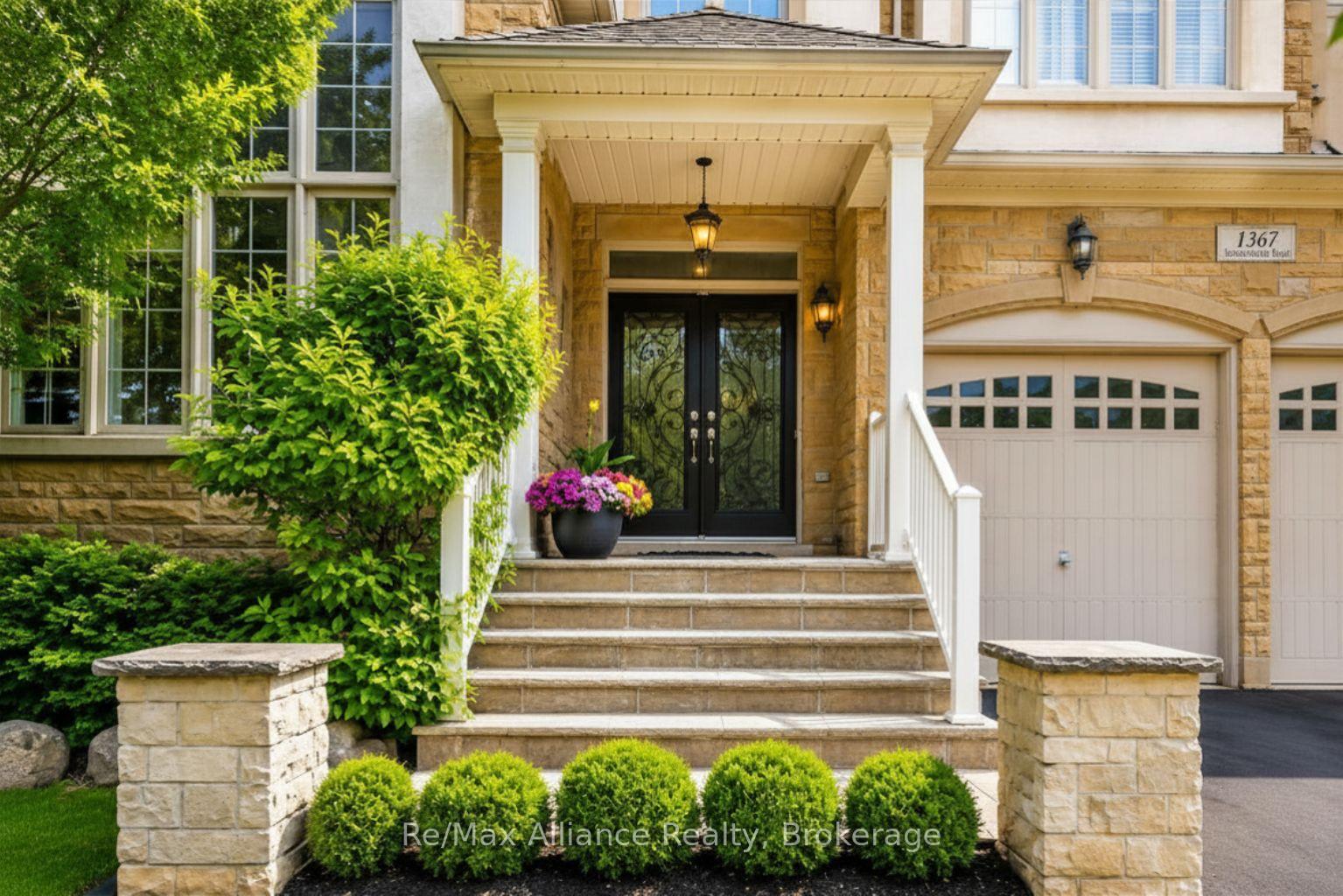Photo 4 of 1367 Arrowhead Road, Oakville, Joshua Creek — HOMEH