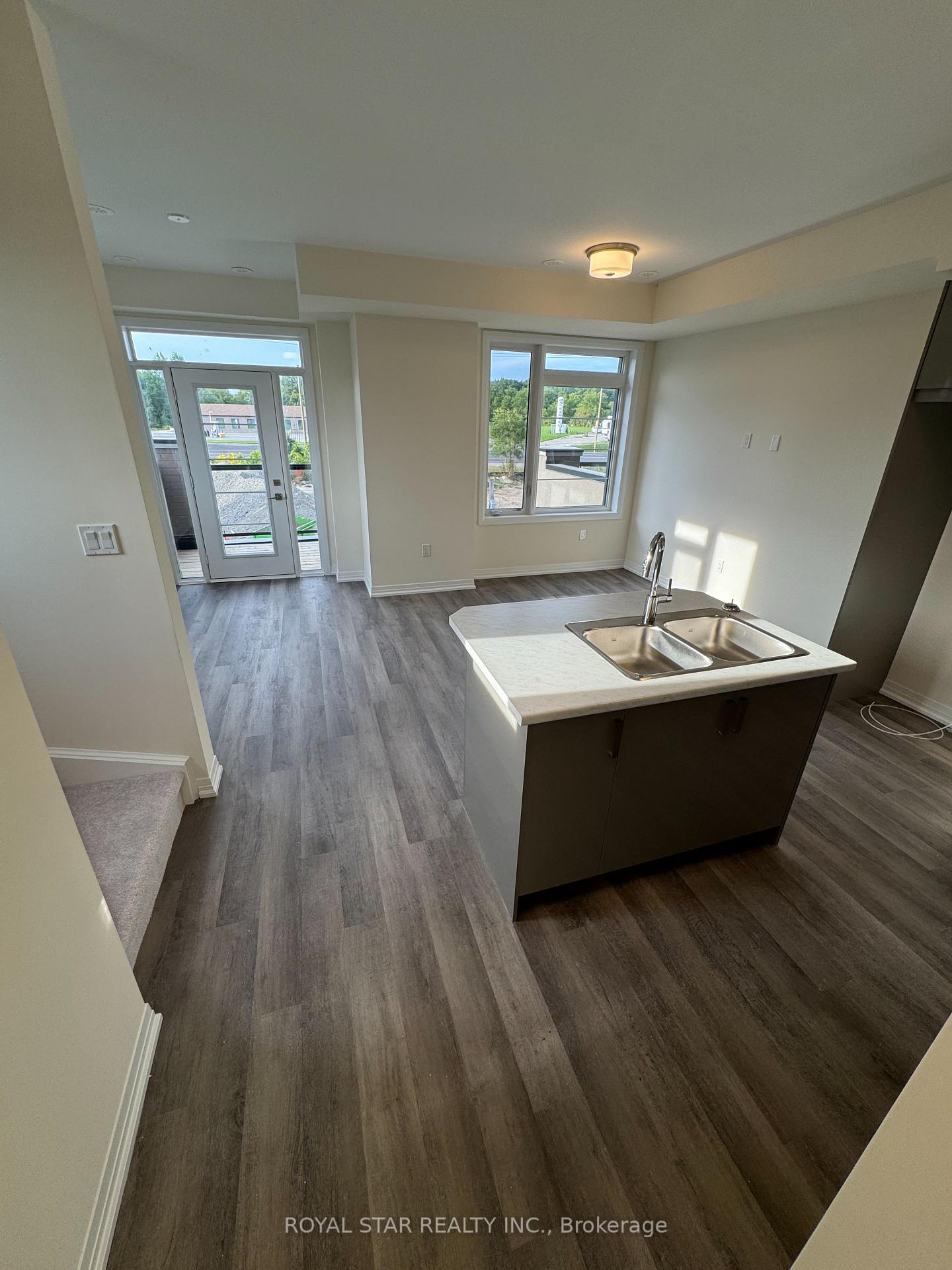 Photo 5 of 660 Colborne Street, Brantford, East Ward — HOMEH