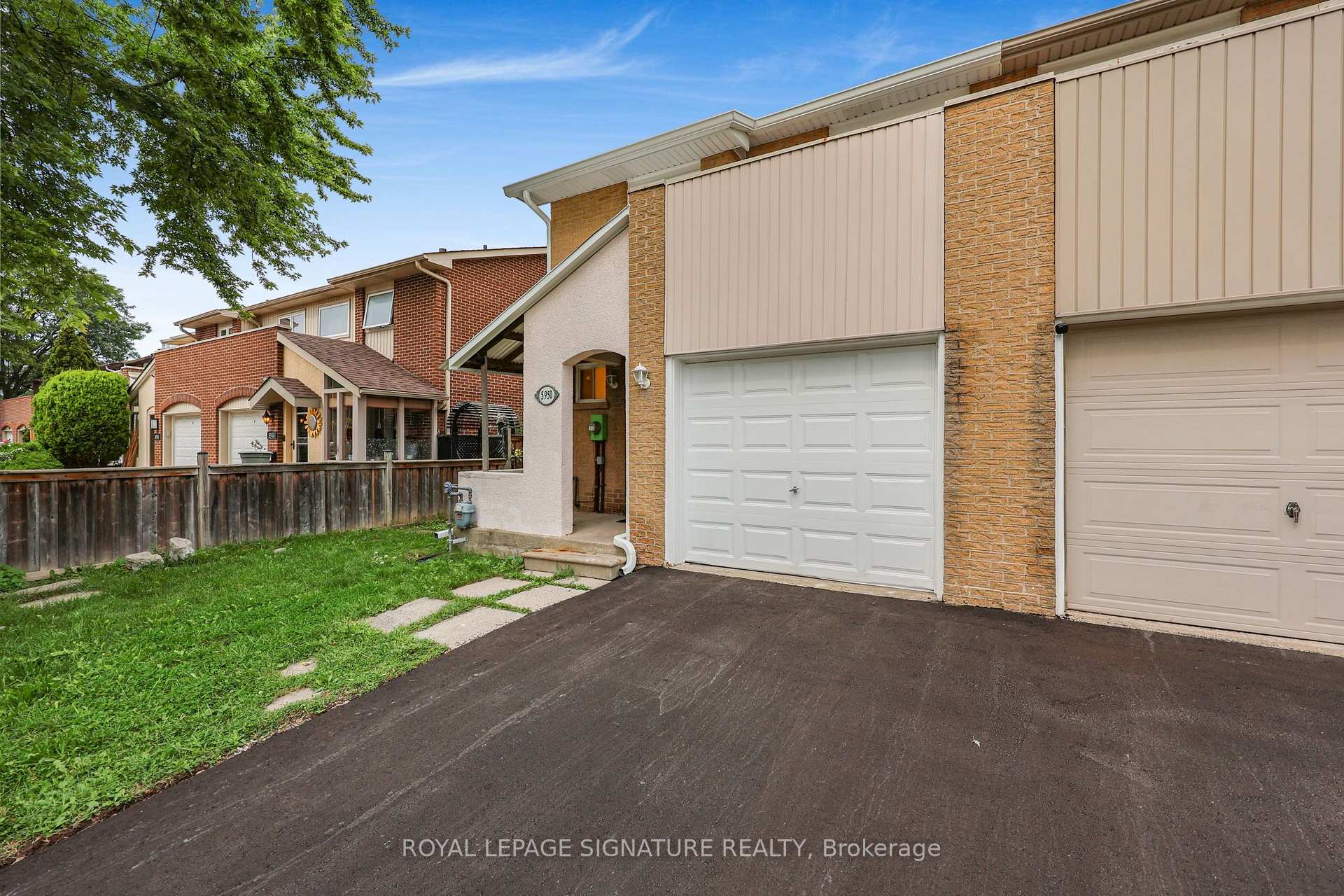 Photo 4 of 5950 Chidham Crescent, Mississauga, Meadowvale — HOMEH