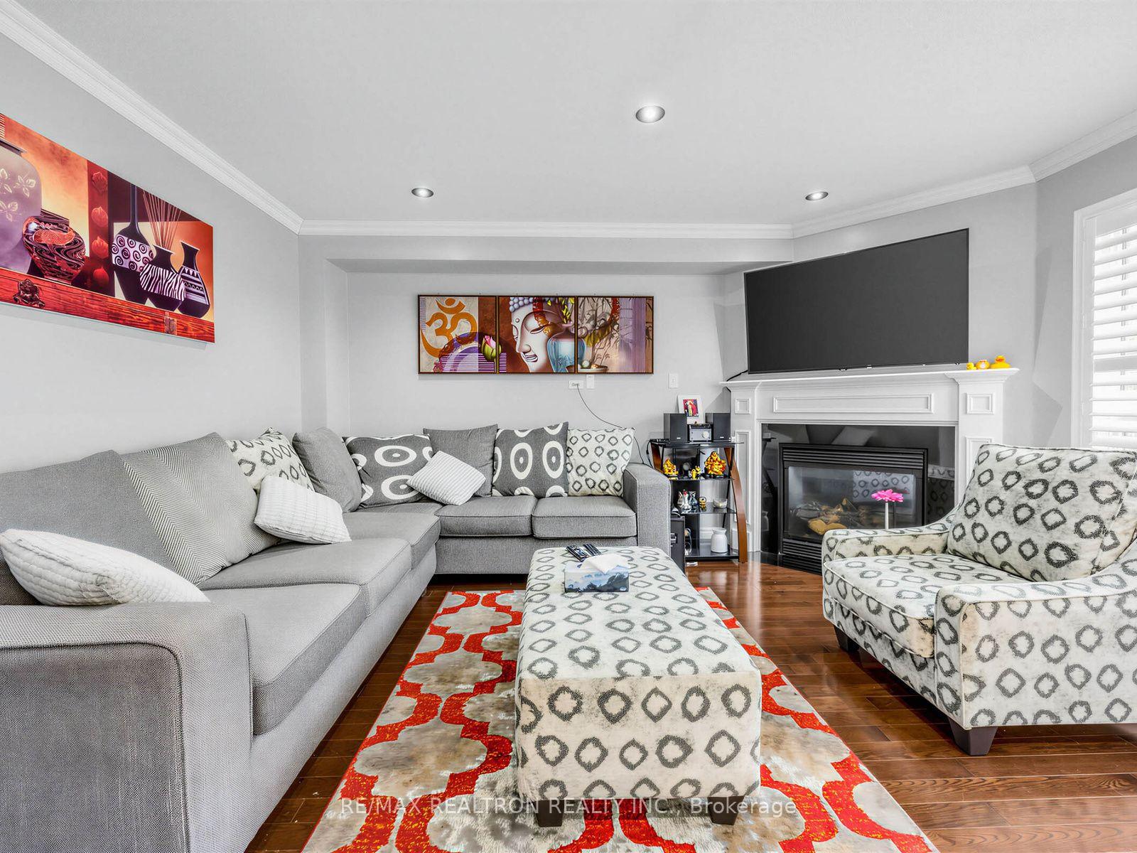 Photo 5 of 15 Middlecote Drive, Ajax, Northeast Ajax — HOMEH