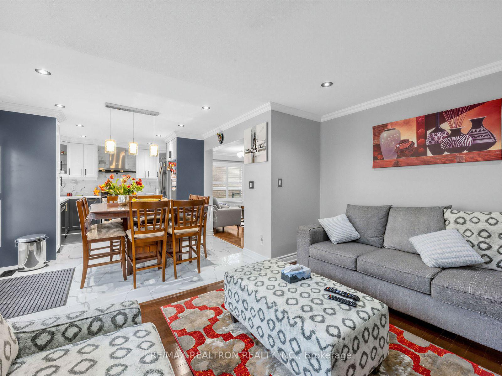 Photo 6 of 15 Middlecote Drive, Ajax, Northeast Ajax — HOMEH