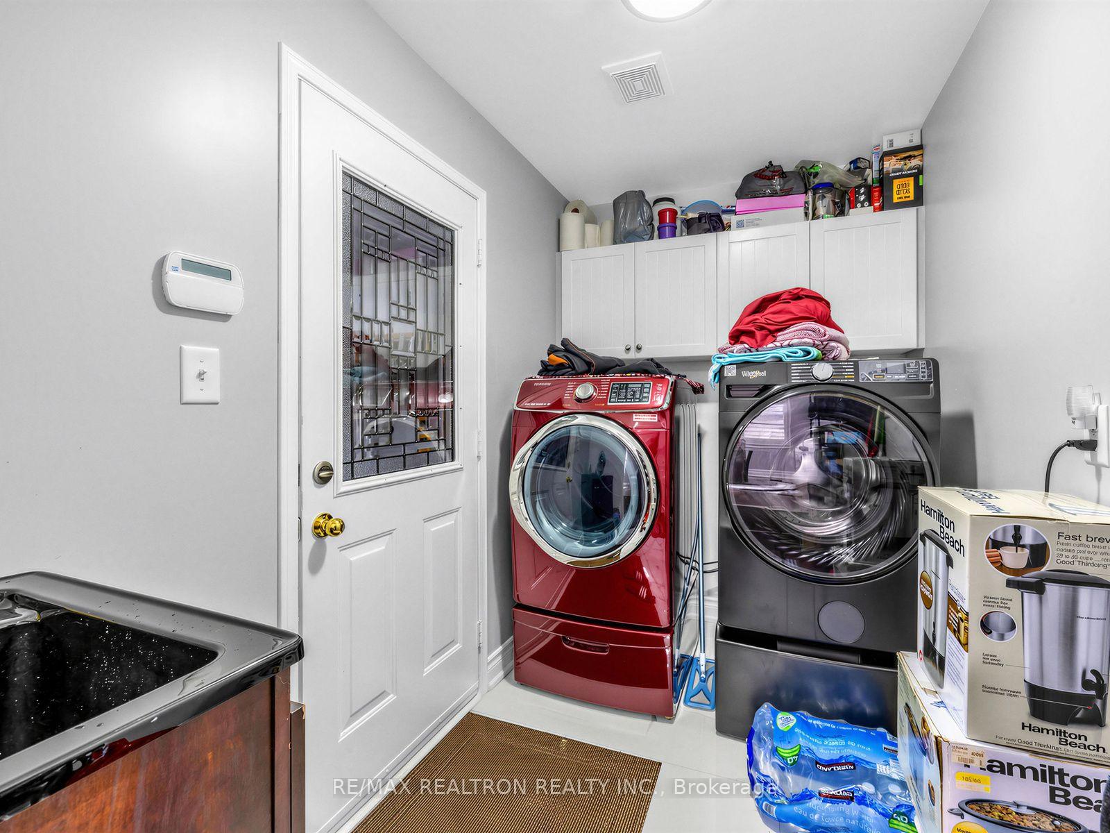 Photo 11 of 15 Middlecote Drive, Ajax, Northeast Ajax — HOMEH