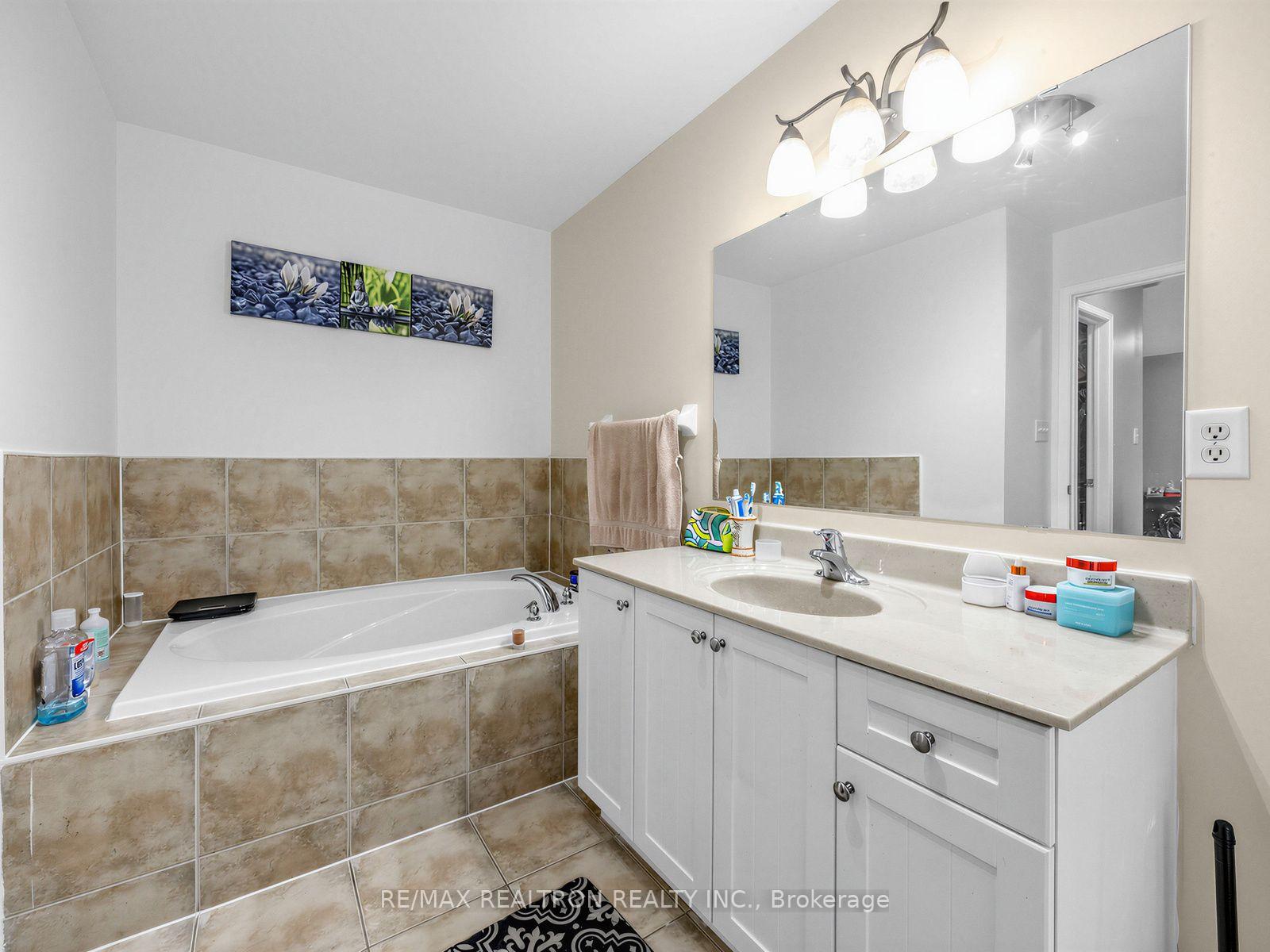 Photo 14 of 15 Middlecote Drive, Ajax, Northeast Ajax — HOMEH