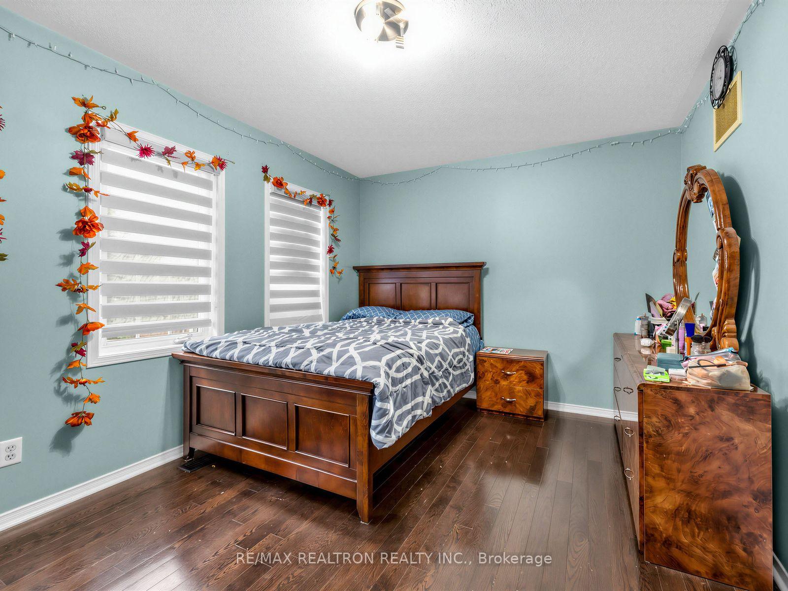 Photo 15 of 15 Middlecote Drive, Ajax, Northeast Ajax — HOMEH