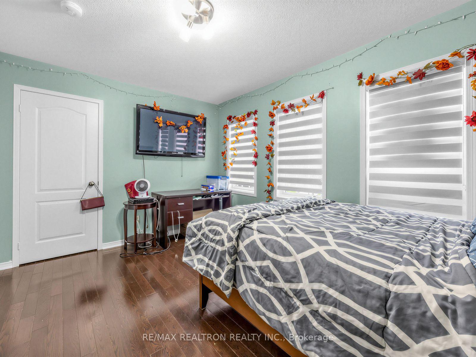 Photo 16 of 15 Middlecote Drive, Ajax, Northeast Ajax — HOMEH