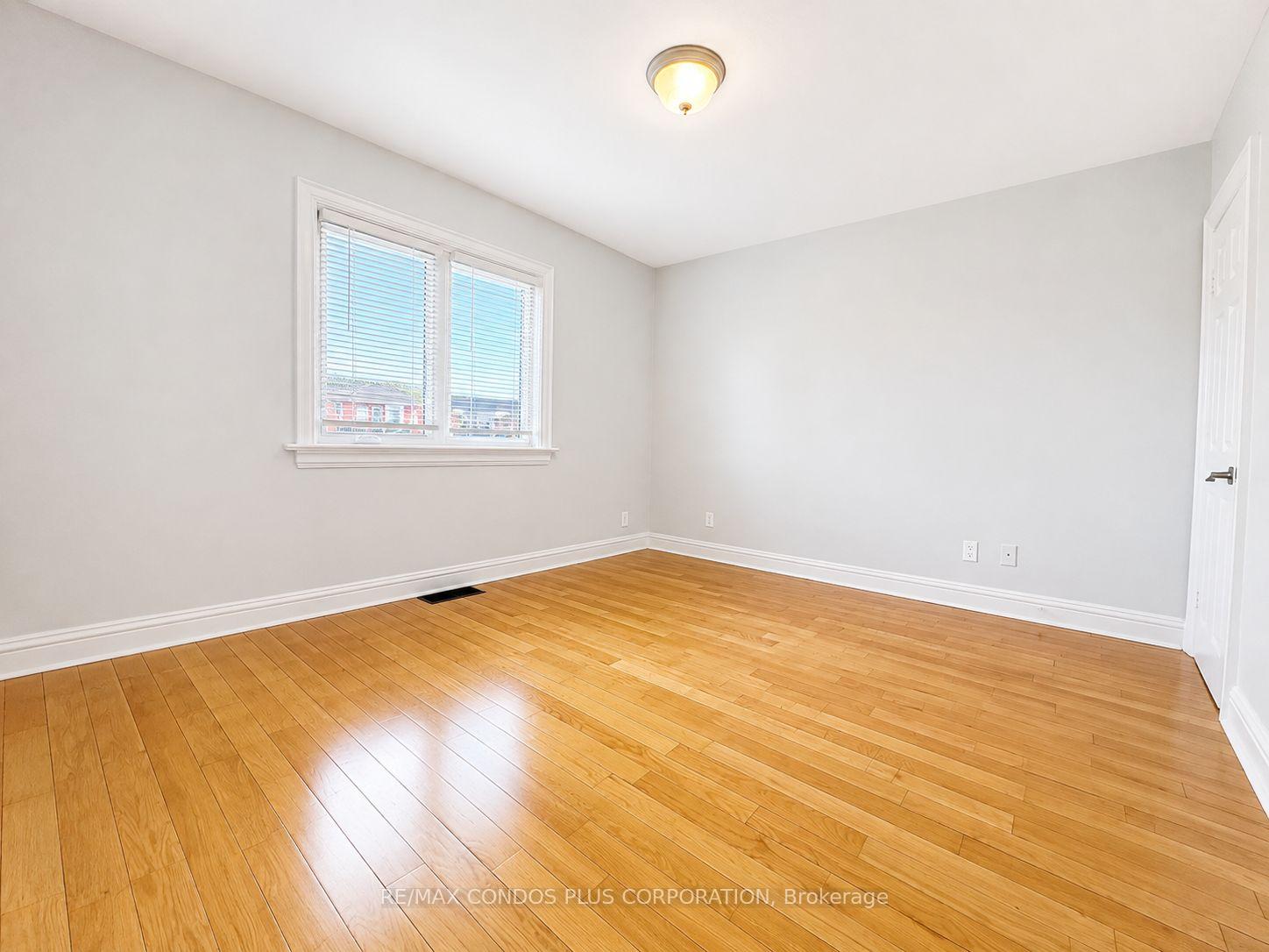 Photo 4 of Unit Upper Floor, 60 Kane Avenue, Toronto, Keelesdale-Eglinton West — HOMEH