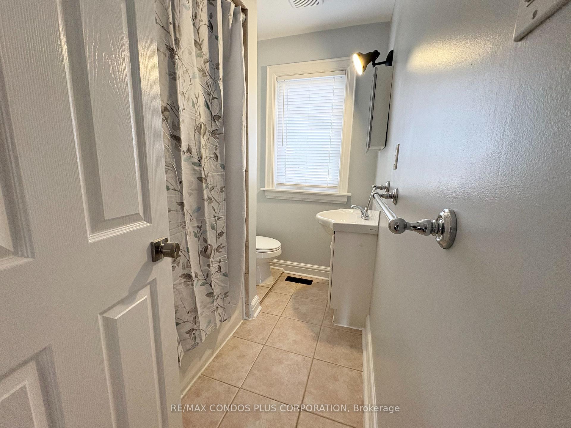 Photo 7 of Unit Upper Floor, 60 Kane Avenue, Toronto, Keelesdale-Eglinton West — HOMEH