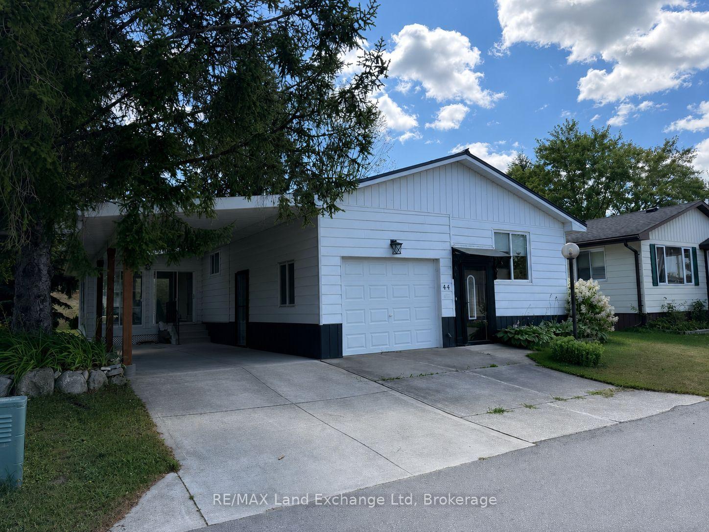 Photo of 44 Briarwood Crescent