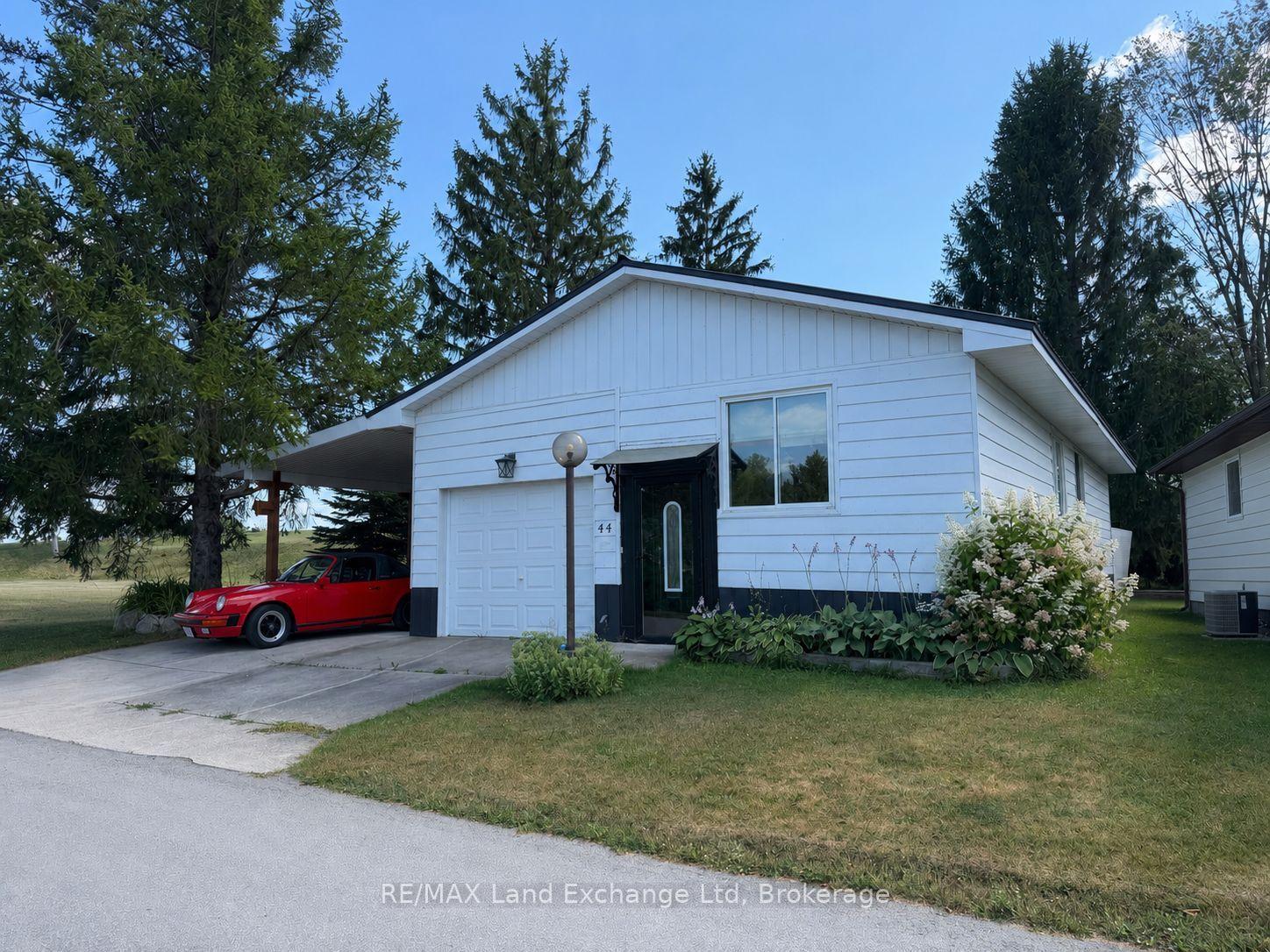Photo 2 of 44 Briarwood Crescent, North Huron, Wingham — HOMEH