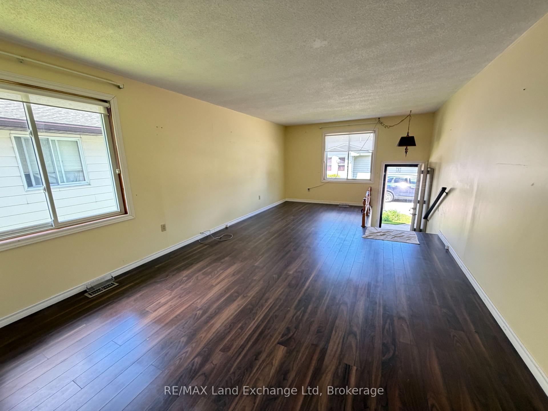 Photo 3 of 44 Briarwood Crescent, North Huron, Wingham — HOMEH