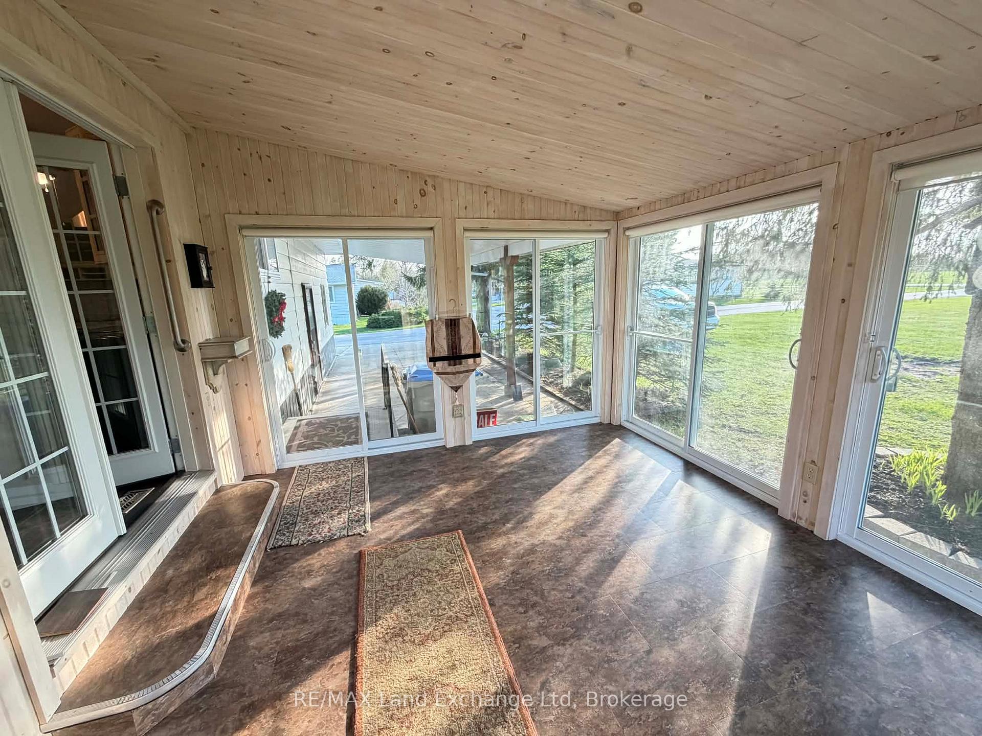 Photo 16 of 44 Briarwood Crescent, North Huron, Wingham — HOMEH