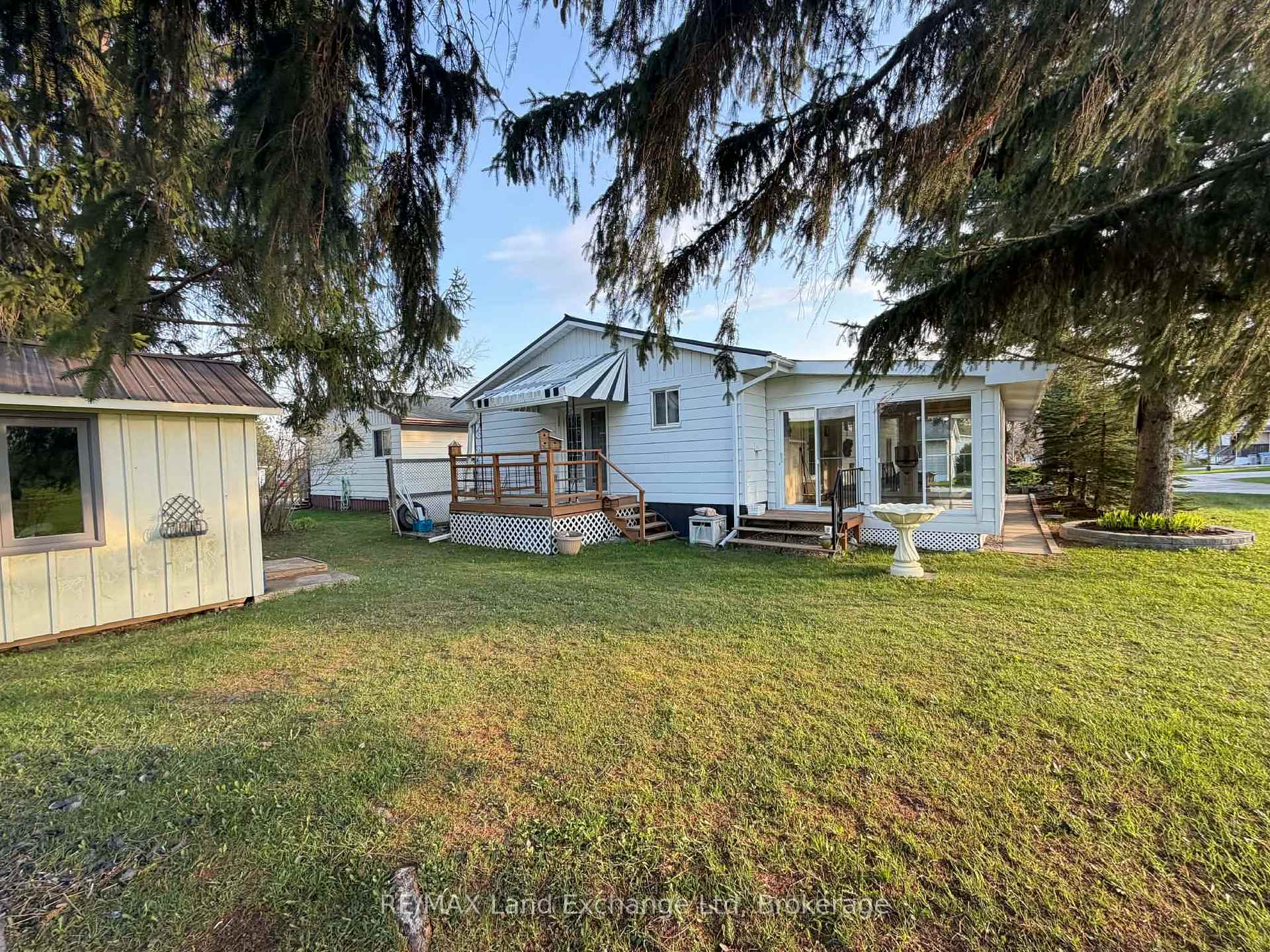 Photo 19 of 44 Briarwood Crescent, North Huron, Wingham — HOMEH