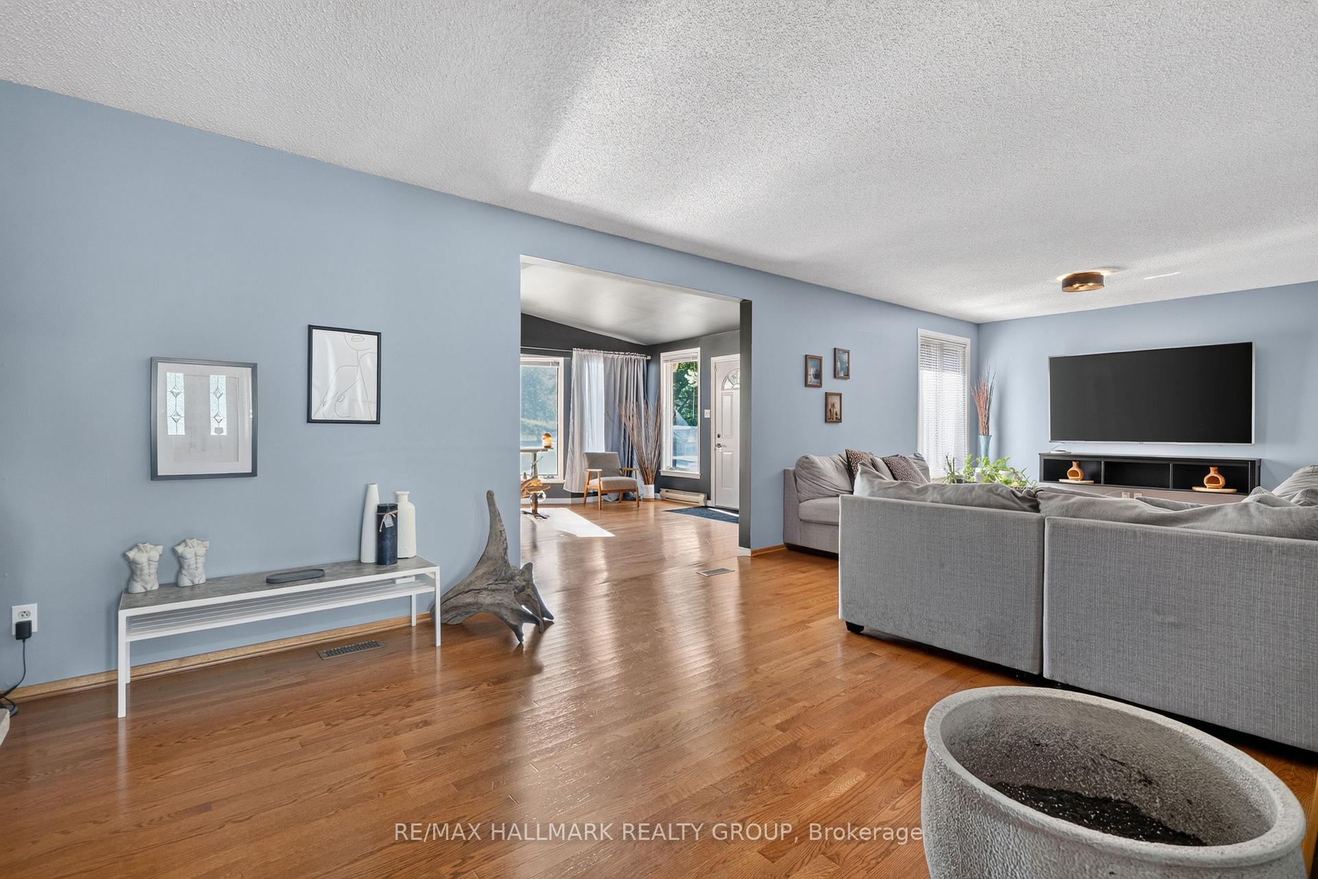 Photo 9 of 6503 Bunker Road, Ottawa, Manotick South to Roger Stevens — HOMEH