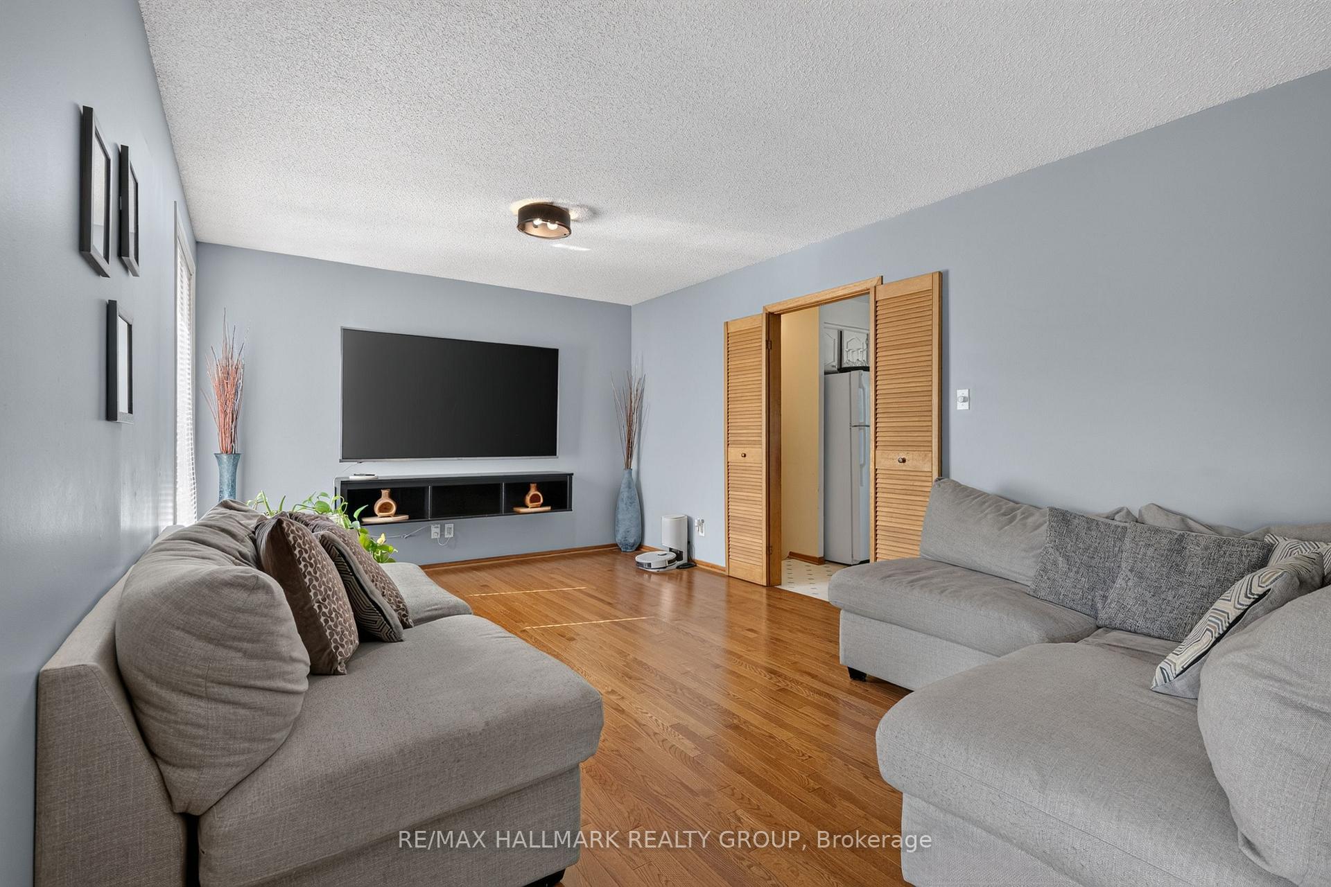 Photo 11 of 6503 Bunker Road, Ottawa, Manotick South to Roger Stevens — HOMEH