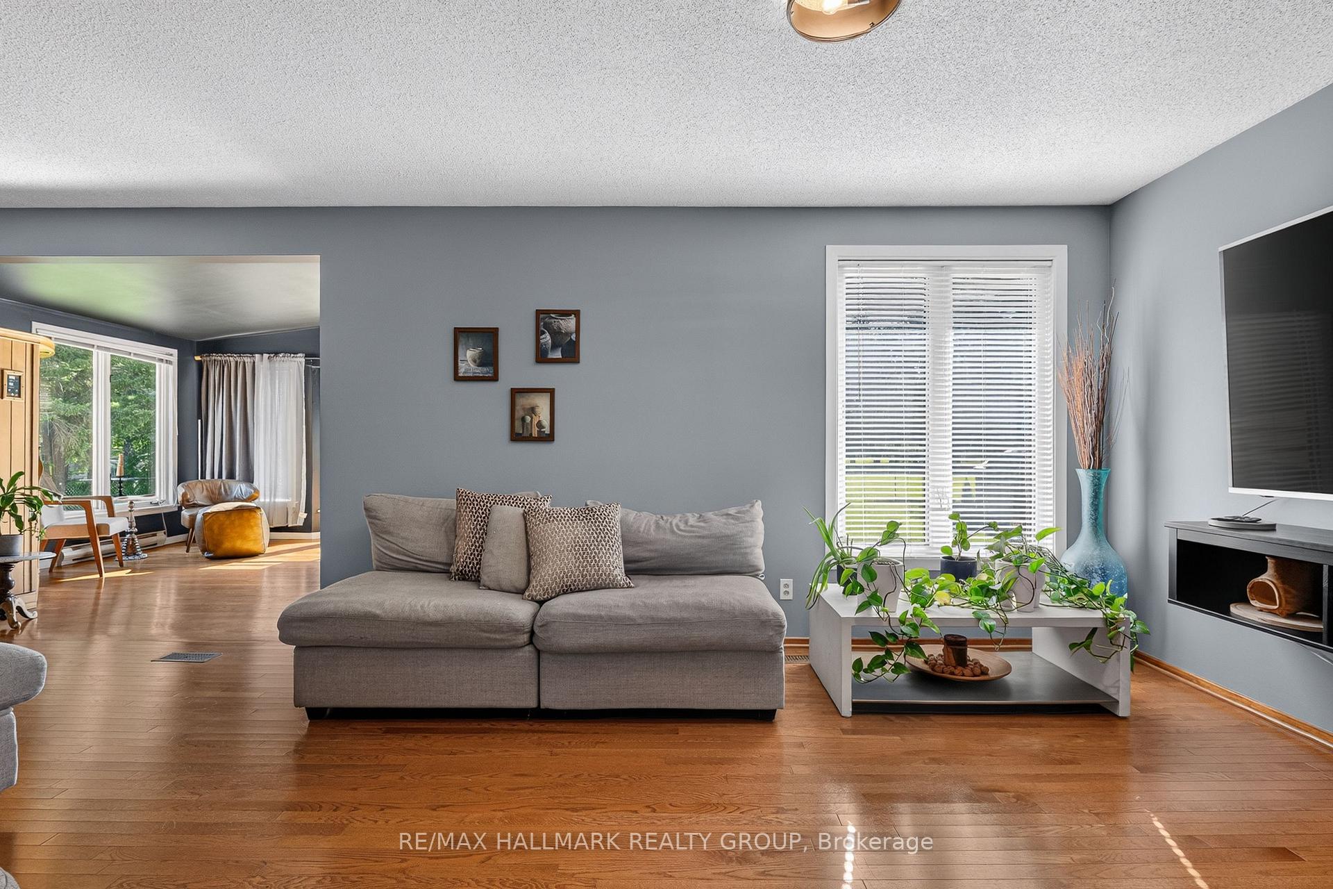Photo 13 of 6503 Bunker Road, Ottawa, Manotick South to Roger Stevens — HOMEH