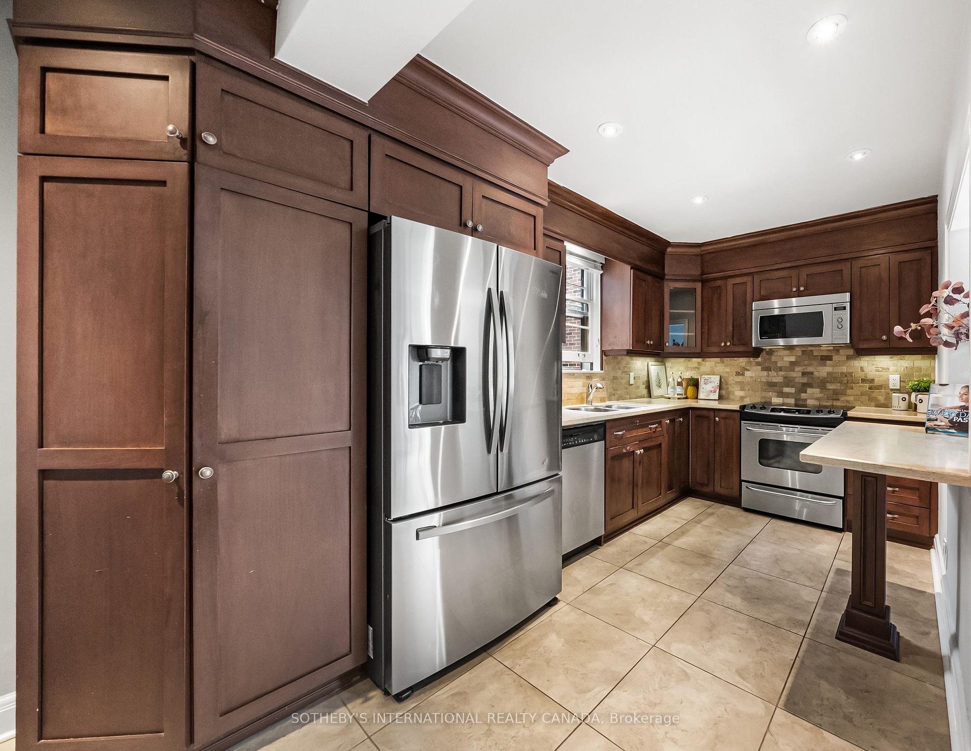 Photo 15 of 29 Highbourne Avenue, Toronto, Yonge-St. Clair — HOMEH