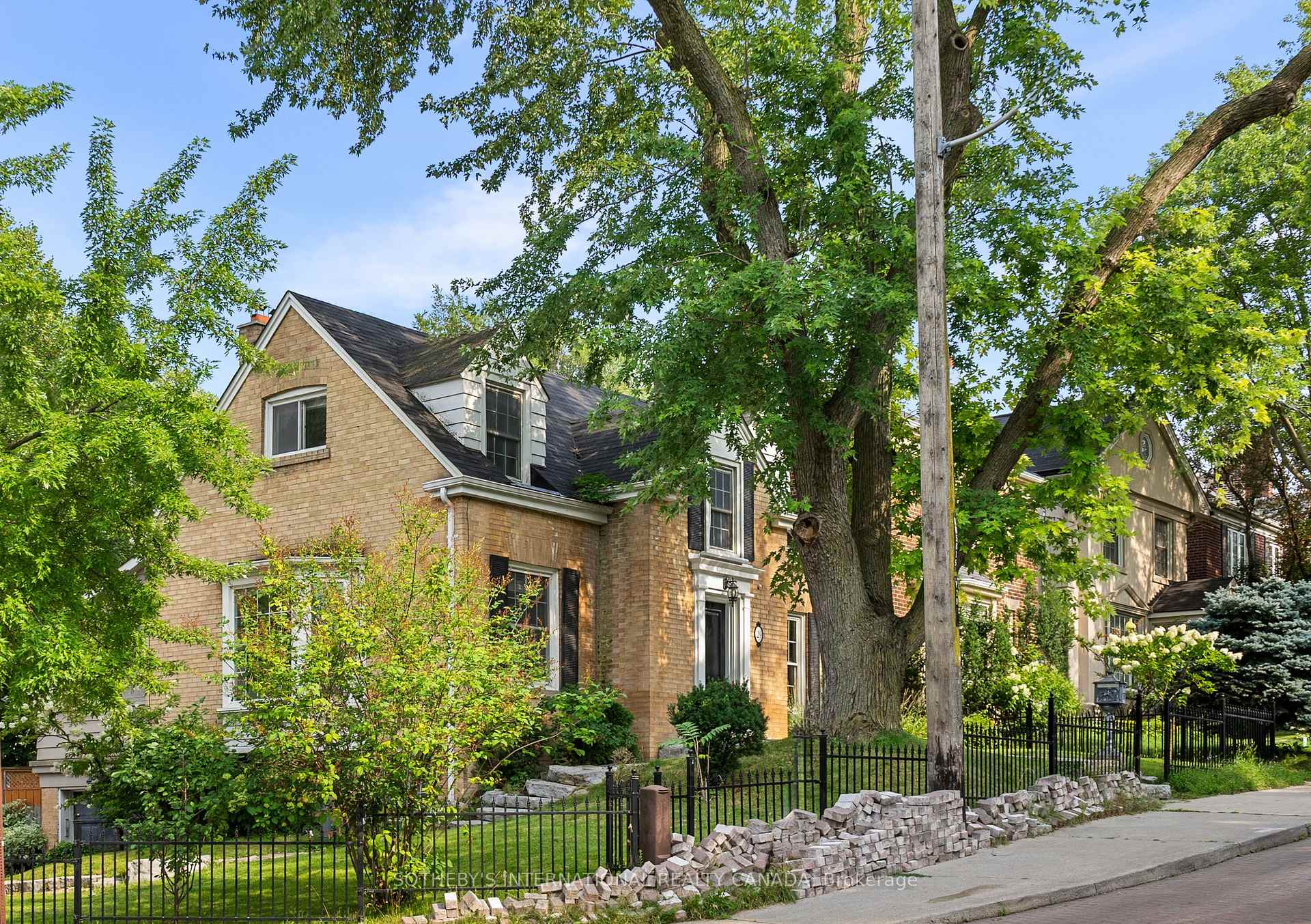 Photo 33 of 29 Highbourne Avenue, Toronto, Yonge-St. Clair — HOMEH