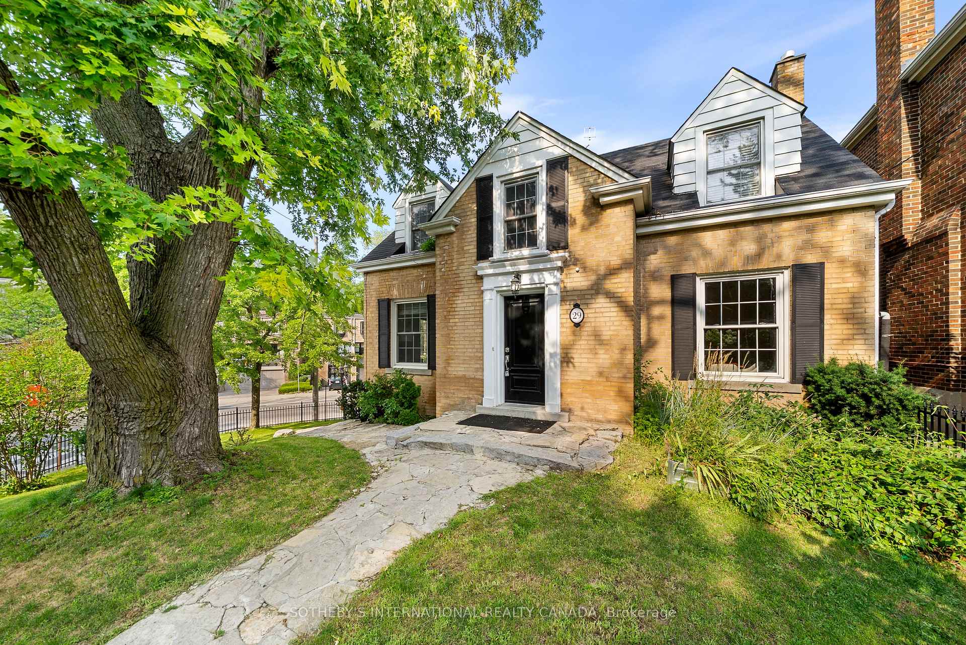 Photo 31 of 29 Highbourne Avenue, Toronto, Yonge-St. Clair — HOMEH