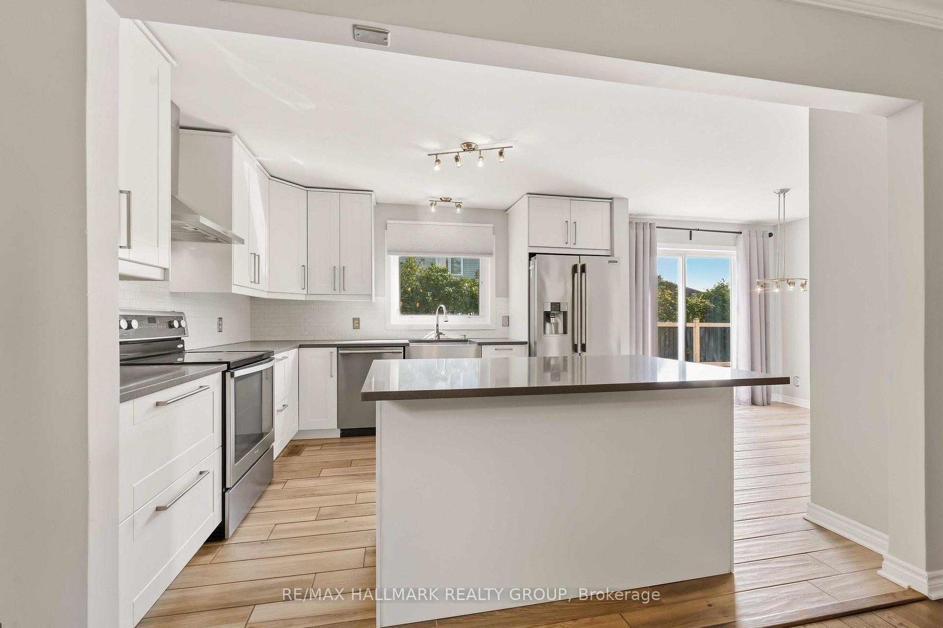 Photo 10 of 1441 Talcy Crescent, Ottawa, Fallingbrook/Ridgemount — HOMEH