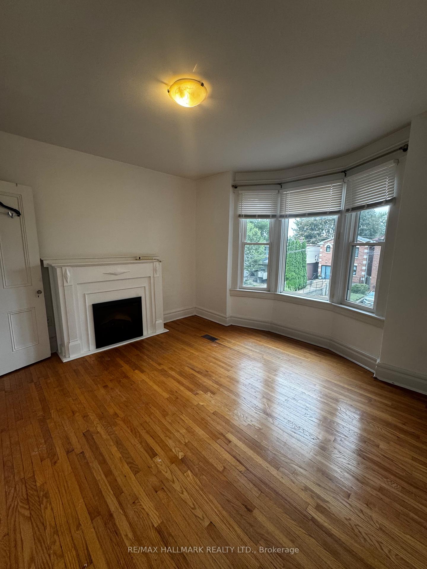 Photo 13 of 145 Eaton Avenue, Toronto, Danforth Village-East York — HOMEH