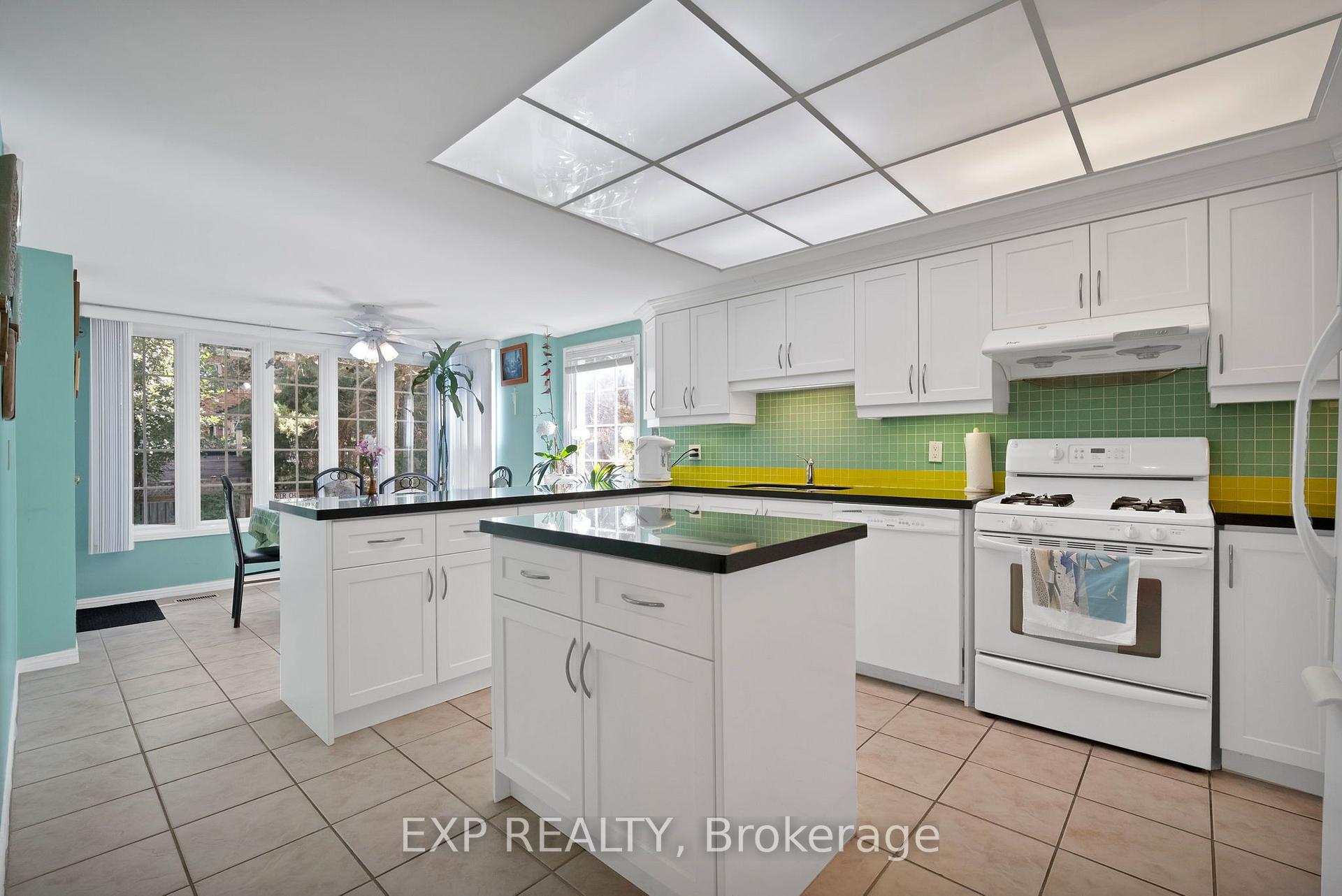 Photo 11 of 103 Longwater Chase, Markham, Unionville — HOMEH