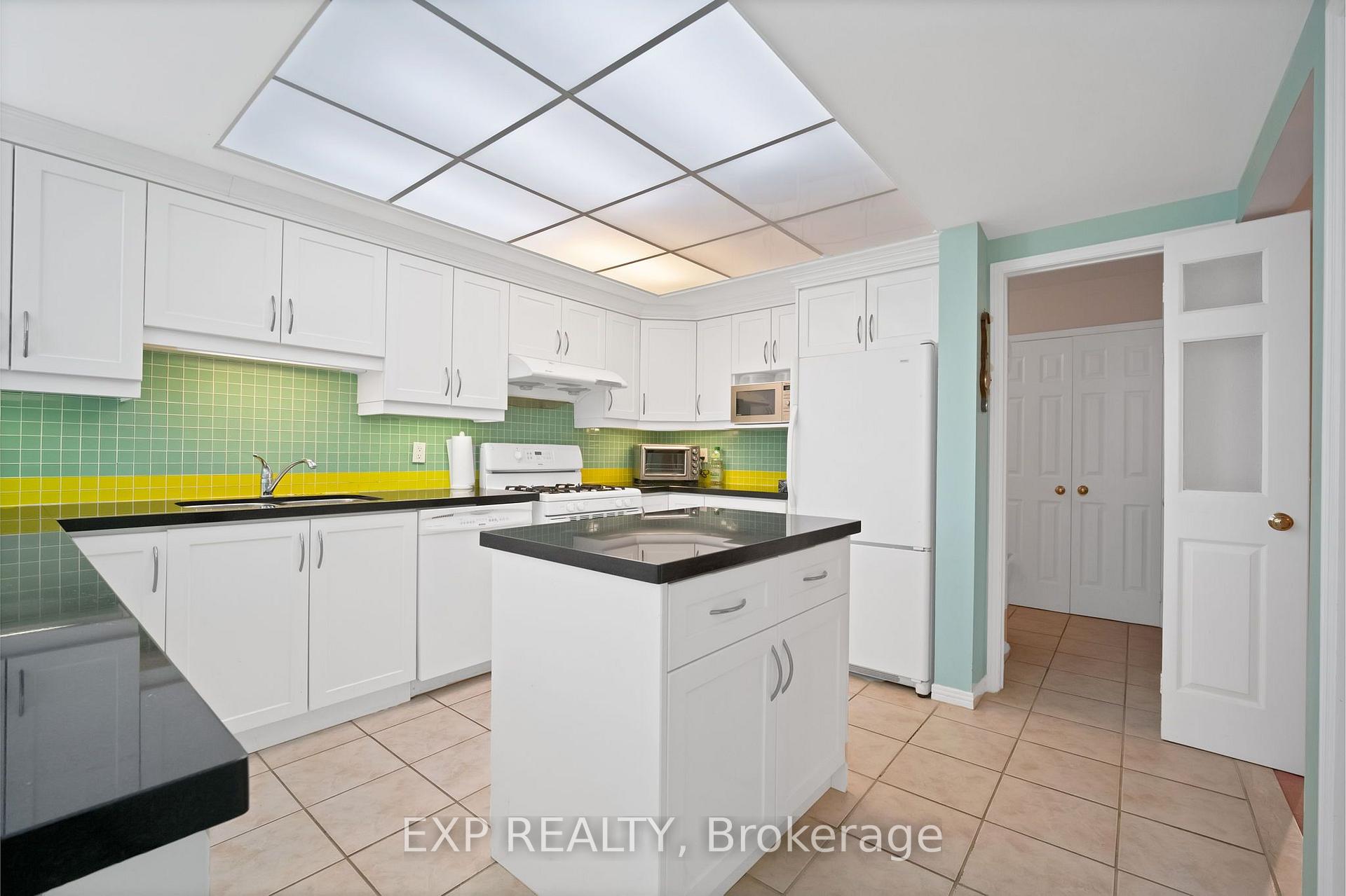 Photo 12 of 103 Longwater Chase, Markham, Unionville — HOMEH