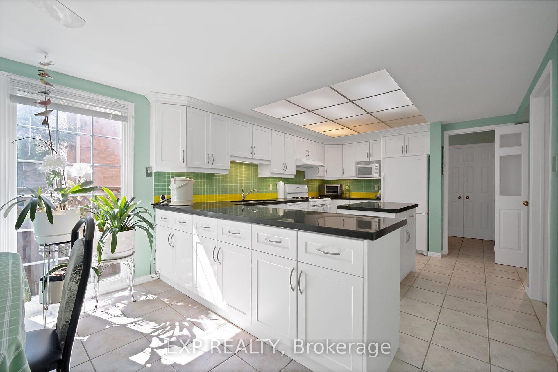 Photo 13 of 103 Longwater Chase, Markham, Unionville — HOMEH