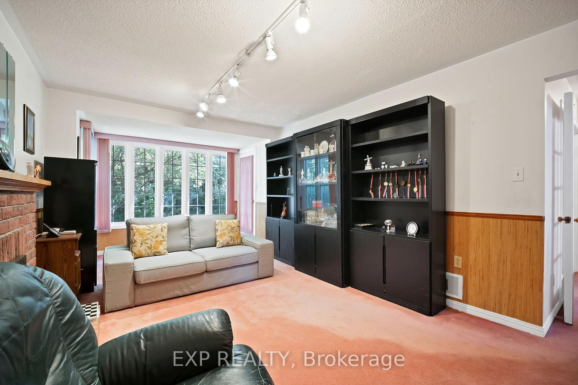 Photo 32 of 103 Longwater Chase, Markham, Unionville — HOMEH