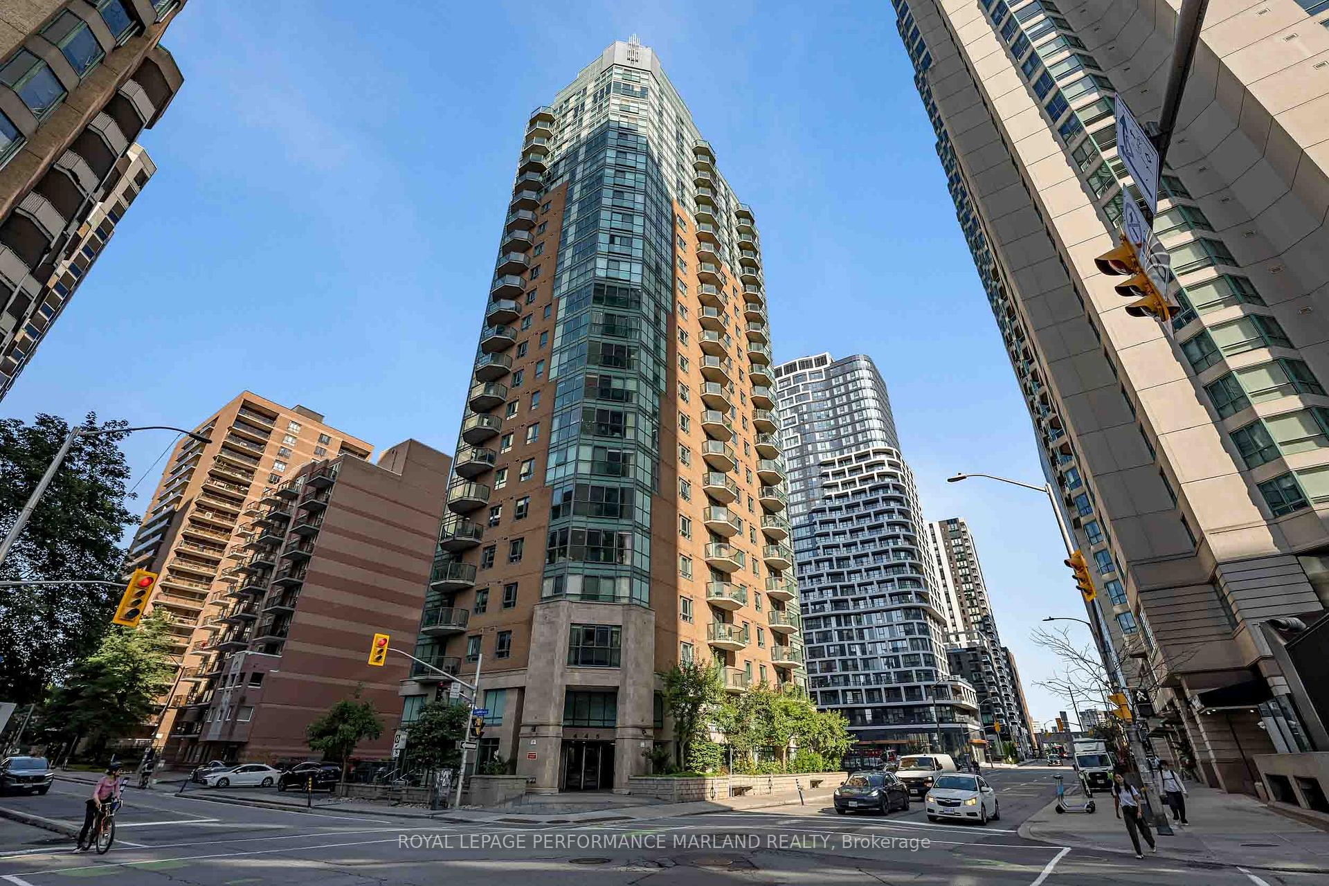 Photo of Unit 2203, 445 Laurier Avenue W