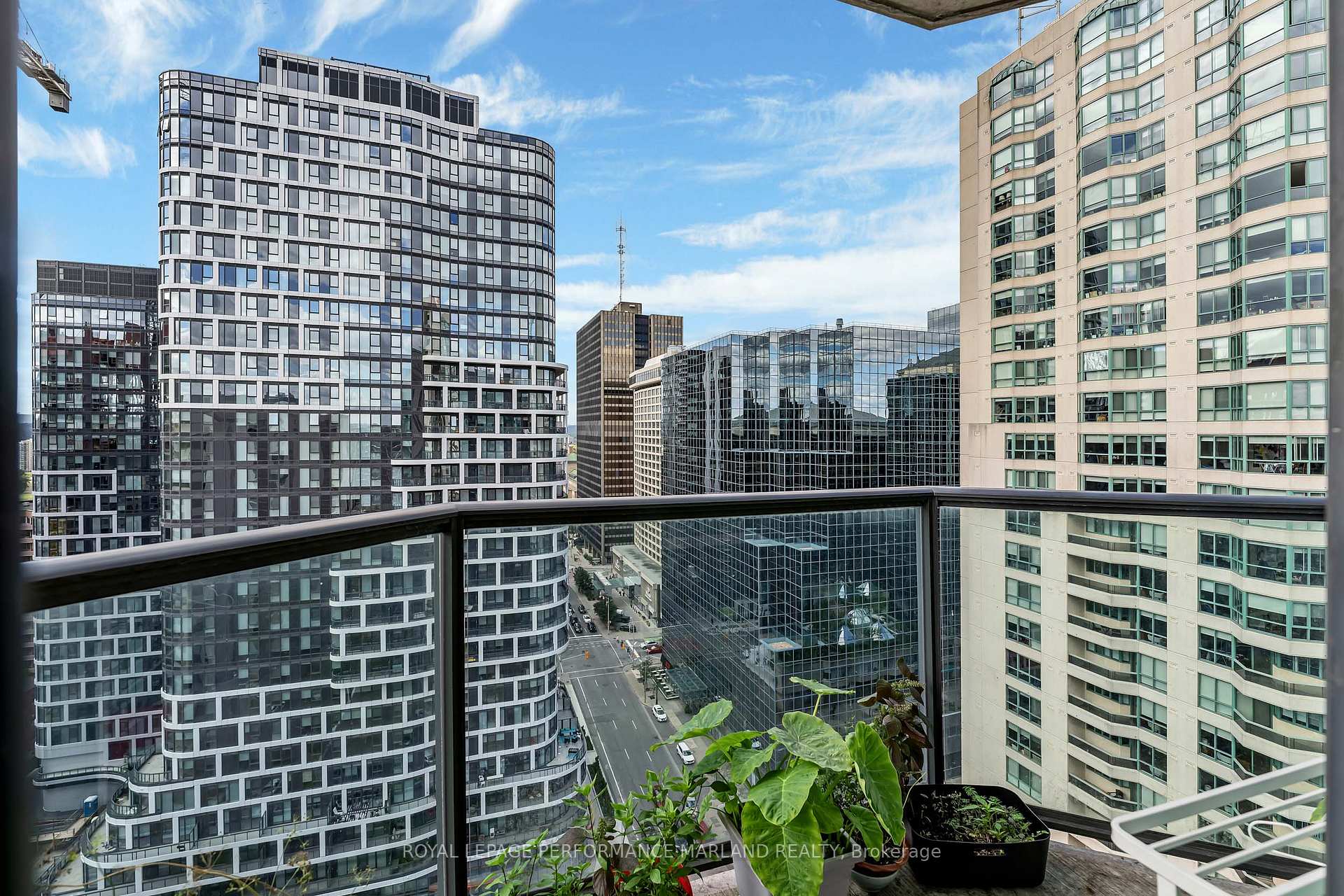 Photo 10 of Unit 2203, 445 Laurier Avenue W, Ottawa, Ottawa Centre — HOMEH