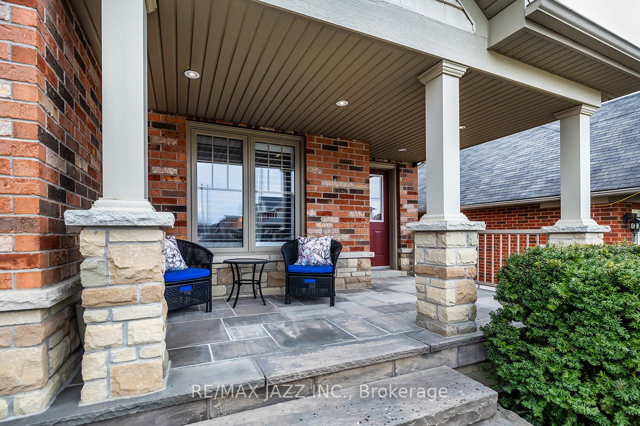 Photo 3 of 892 Barbados Street, Oshawa, Northglen — HOMEH