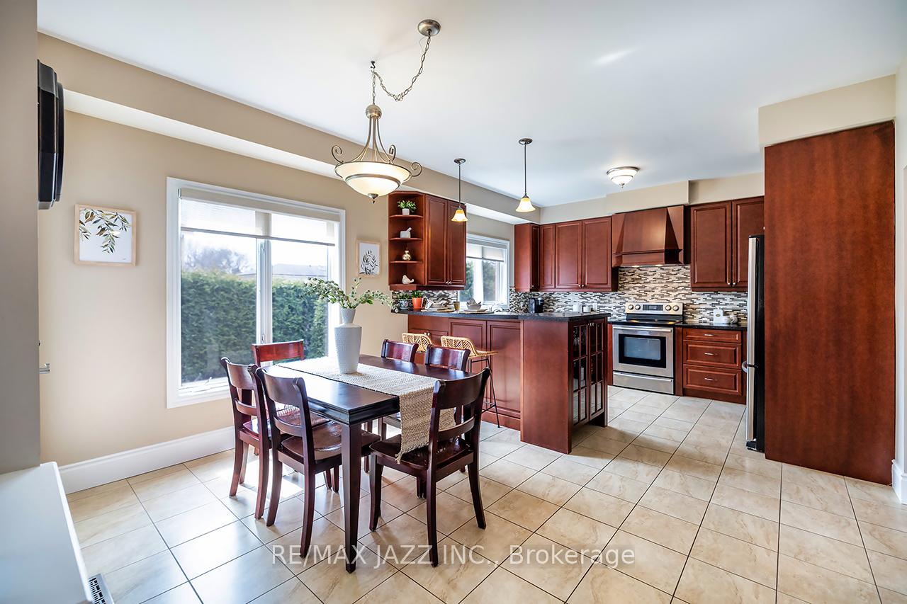 Photo 12 of 892 Barbados Street, Oshawa, Northglen — HOMEH