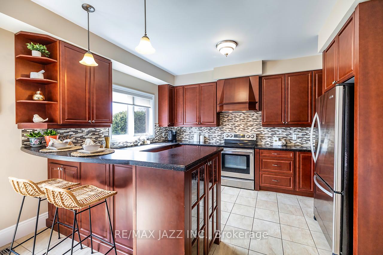 Photo 13 of 892 Barbados Street, Oshawa, Northglen — HOMEH