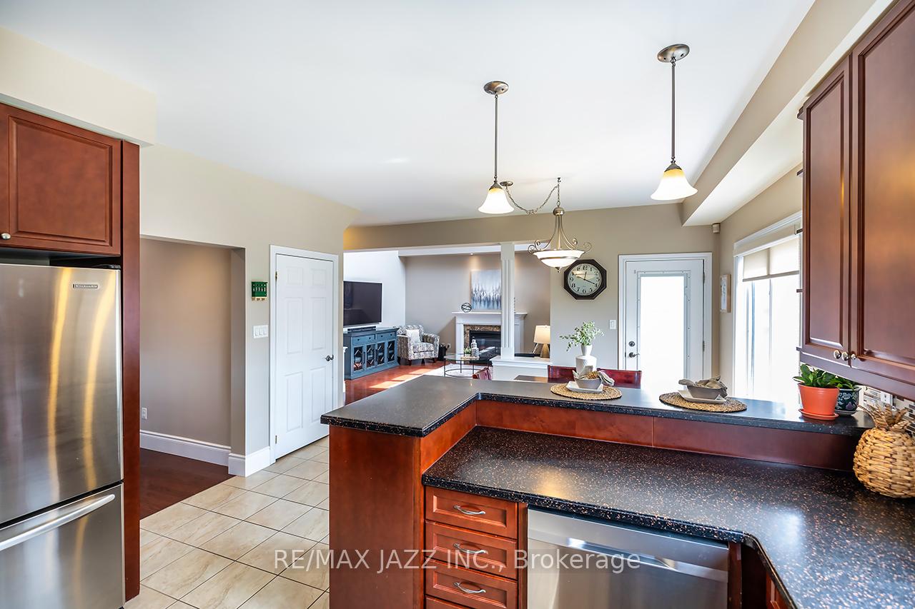 Photo 16 of 892 Barbados Street, Oshawa, Northglen — HOMEH